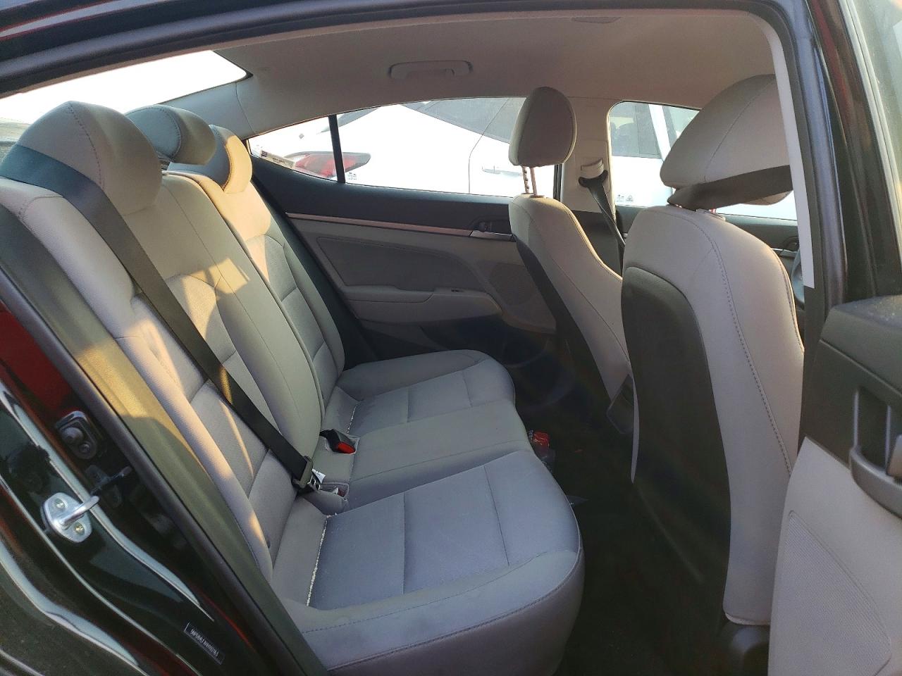 2017 Hyundai Elantra Se Black vin: 5NPD84LFXHH102163