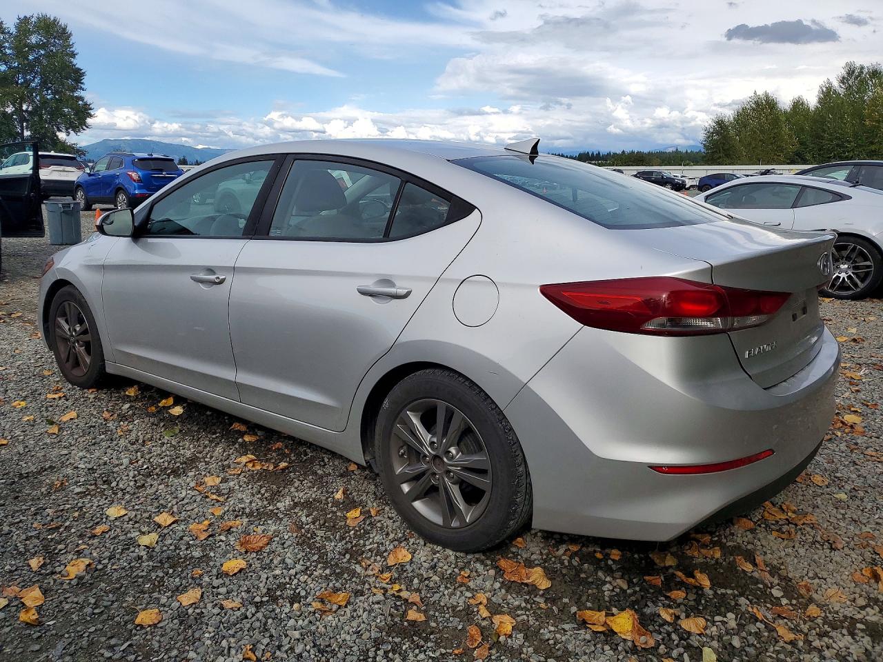 2017 Hyundai Elantra Se Серебряный vin: 5NPD84LFXHH210864