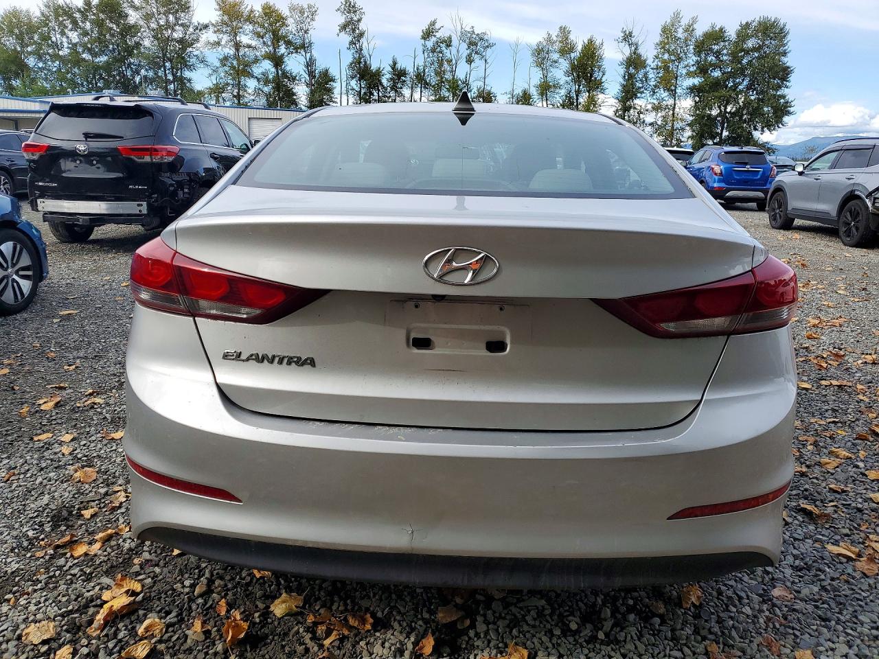 2017 Hyundai Elantra Se Серебряный vin: 5NPD84LFXHH210864
