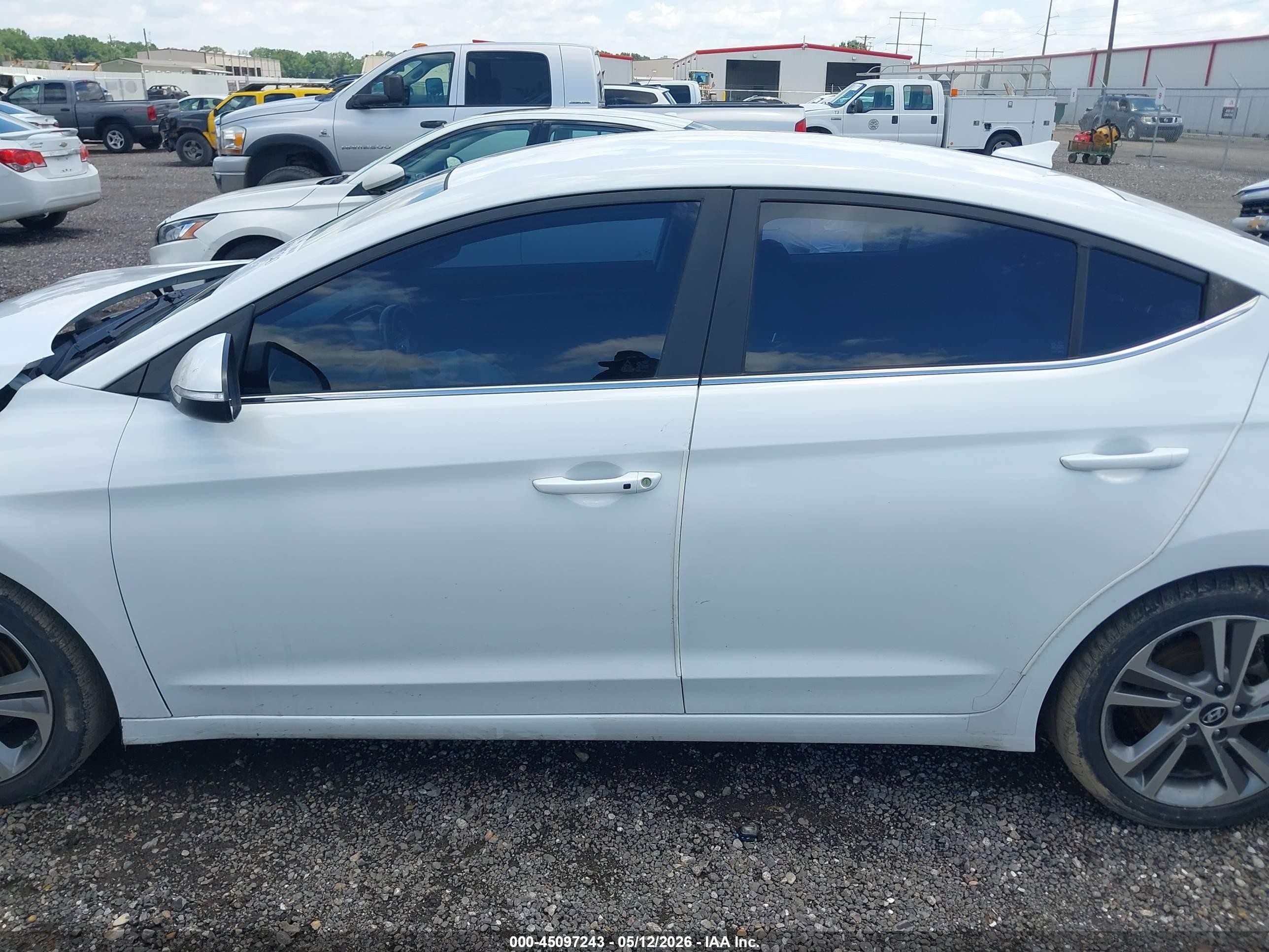 2018 Hyundai Elantra Limited White vin: 5NPD84LFXJH215620