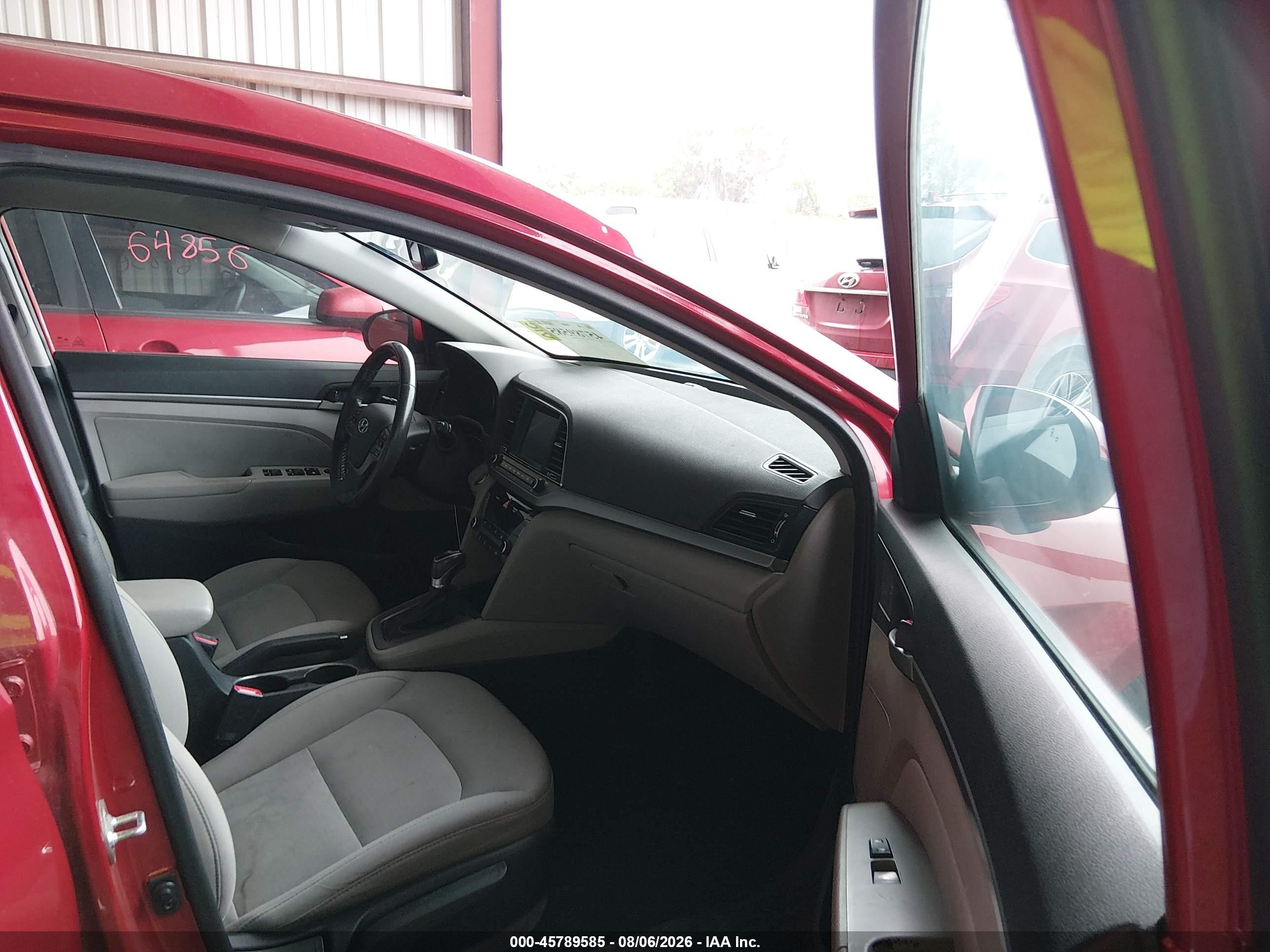 2018 Hyundai Elantra Value Edition Красный vin: 5NPD84LFXJH280967