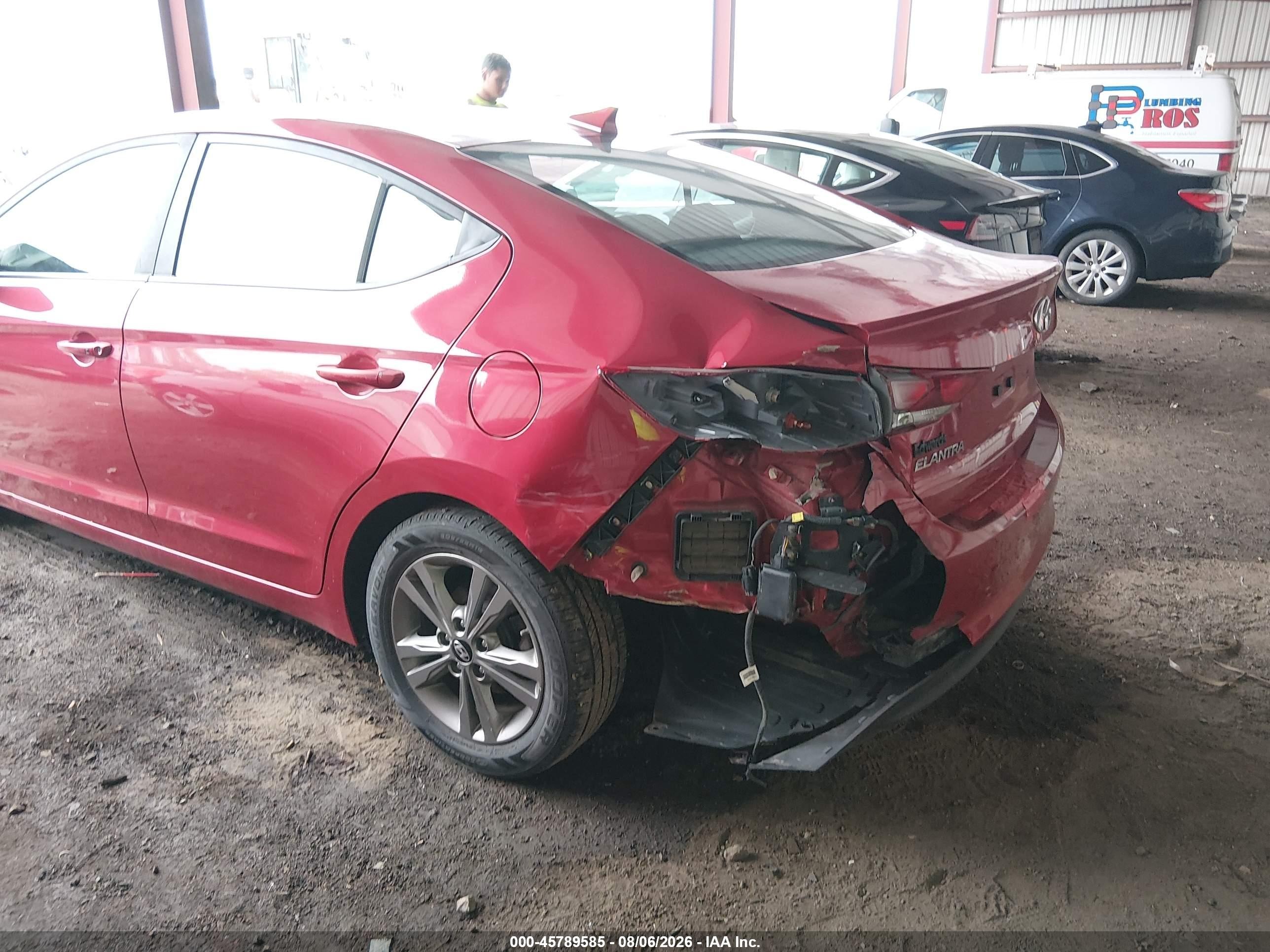 2018 Hyundai Elantra Value Edition Красный vin: 5NPD84LFXJH280967