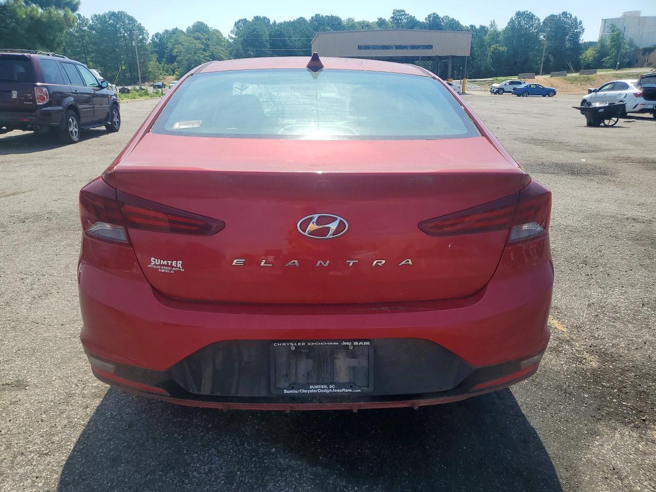 2019 Hyundai Elantra Sel Red vin: 5NPD84LFXKH410327