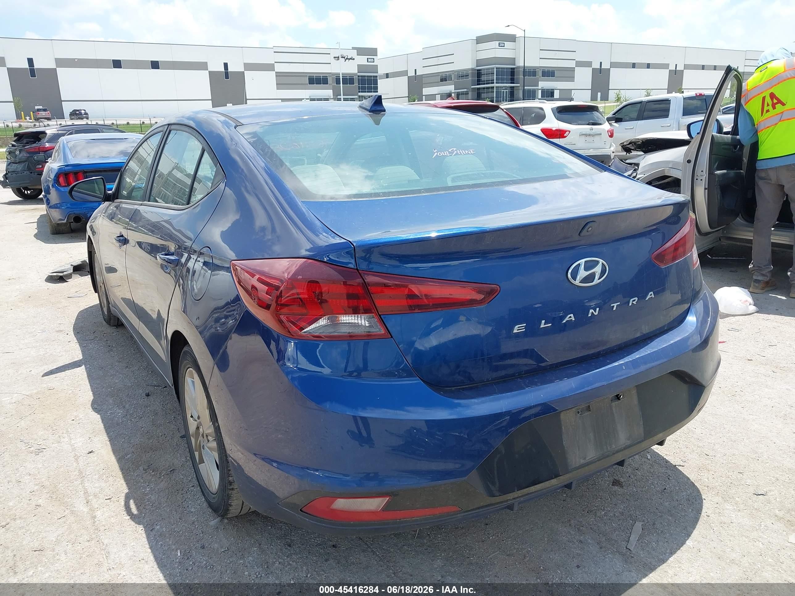 2019 Hyundai Elantra Sel Blue vin: 5NPD84LFXKH448611