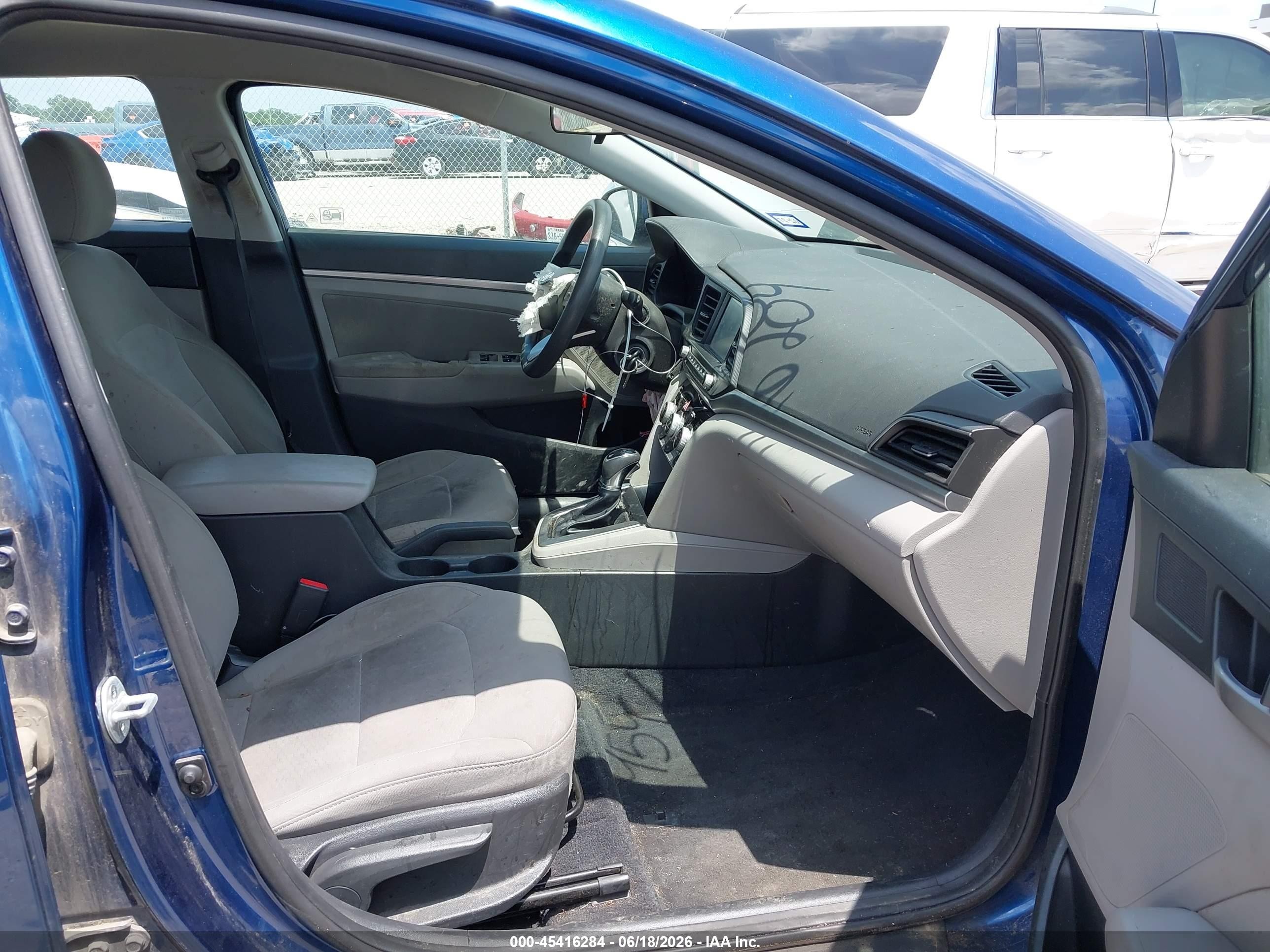 2019 Hyundai Elantra Sel Blue vin: 5NPD84LFXKH448611