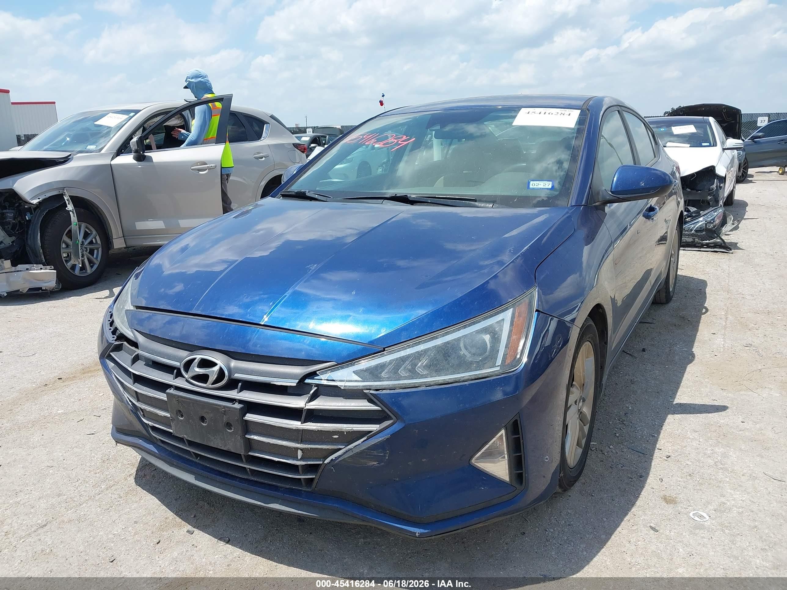 2019 Hyundai Elantra Sel Blue vin: 5NPD84LFXKH448611