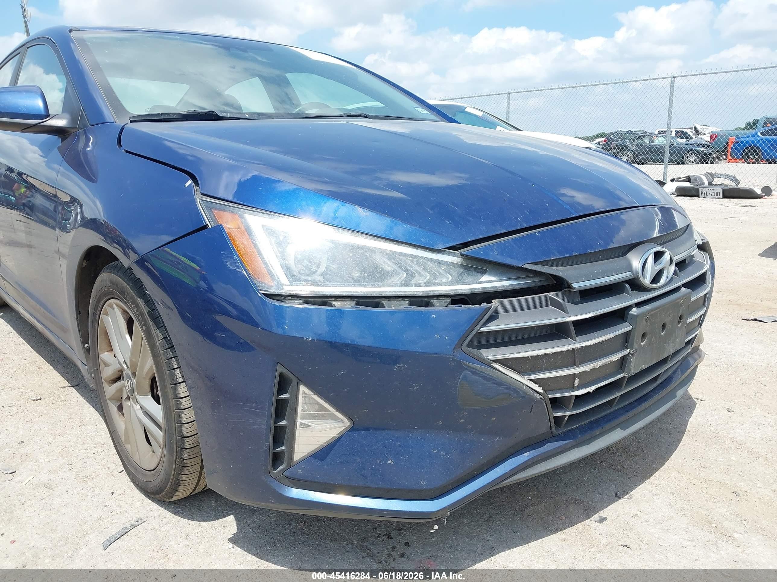 2019 Hyundai Elantra Sel Blue vin: 5NPD84LFXKH448611
