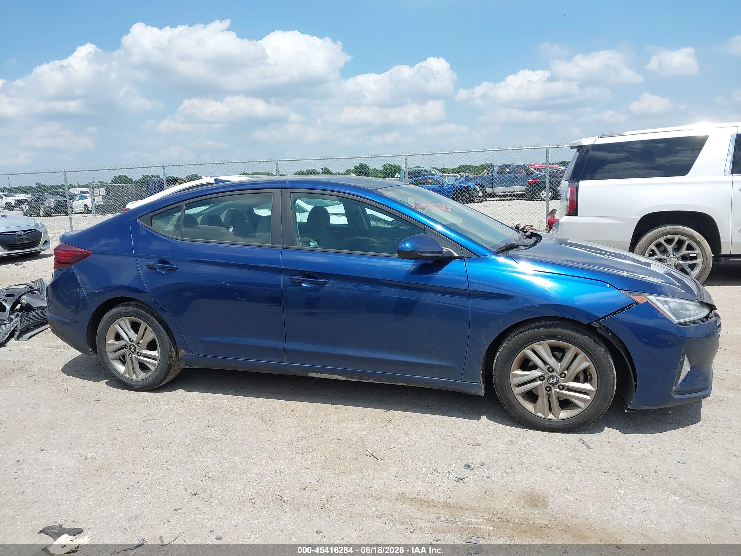 2019 Hyundai Elantra Sel Blue vin: 5NPD84LFXKH448611