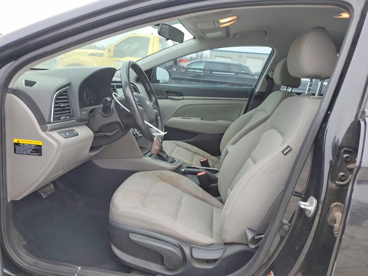 2018 Hyundai Elantra White vin: 5NPD94LA1JH306342
