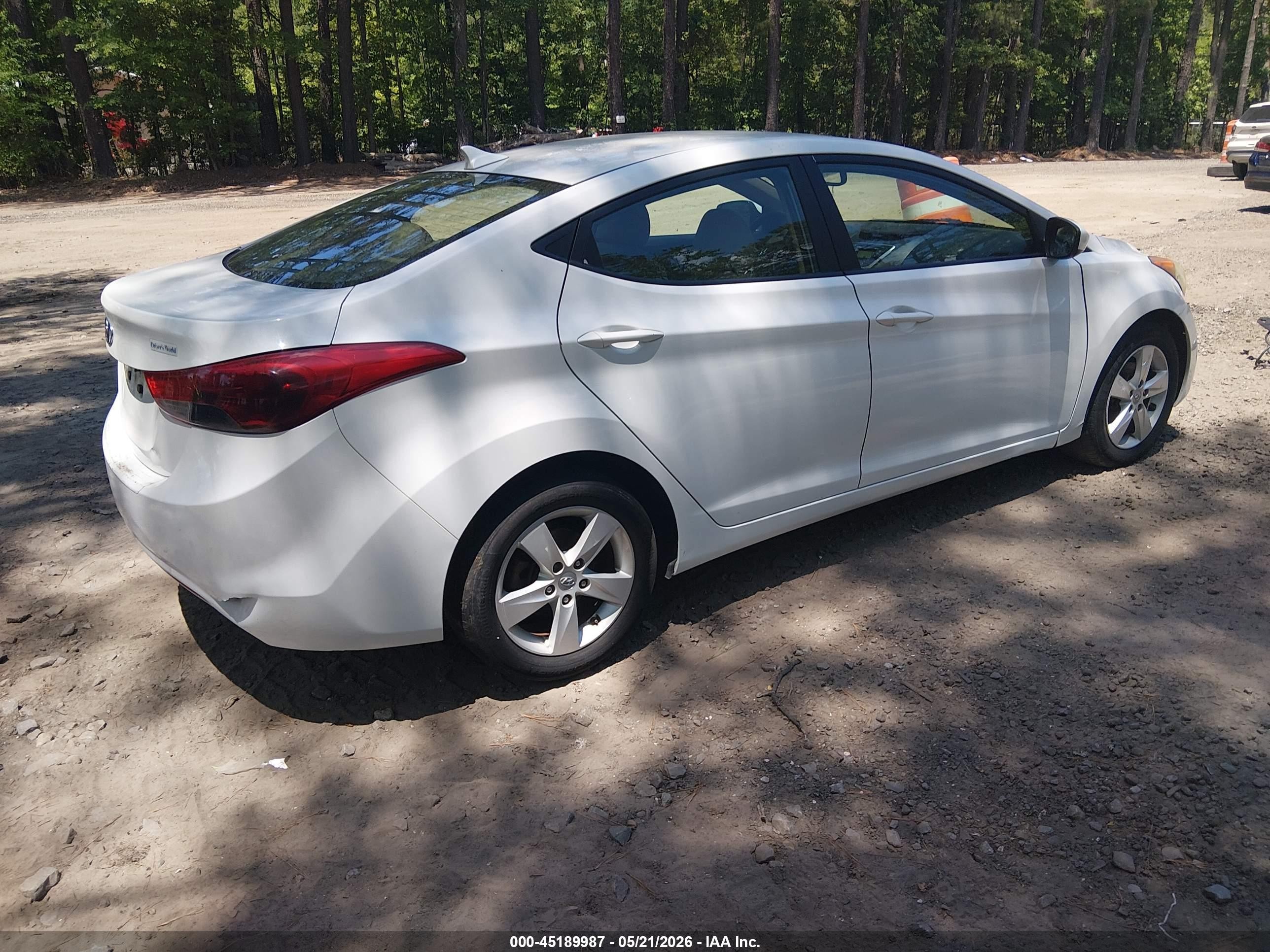 2012 Hyundai Elantra Gls White vin: 5NPDH4AE0CH064039