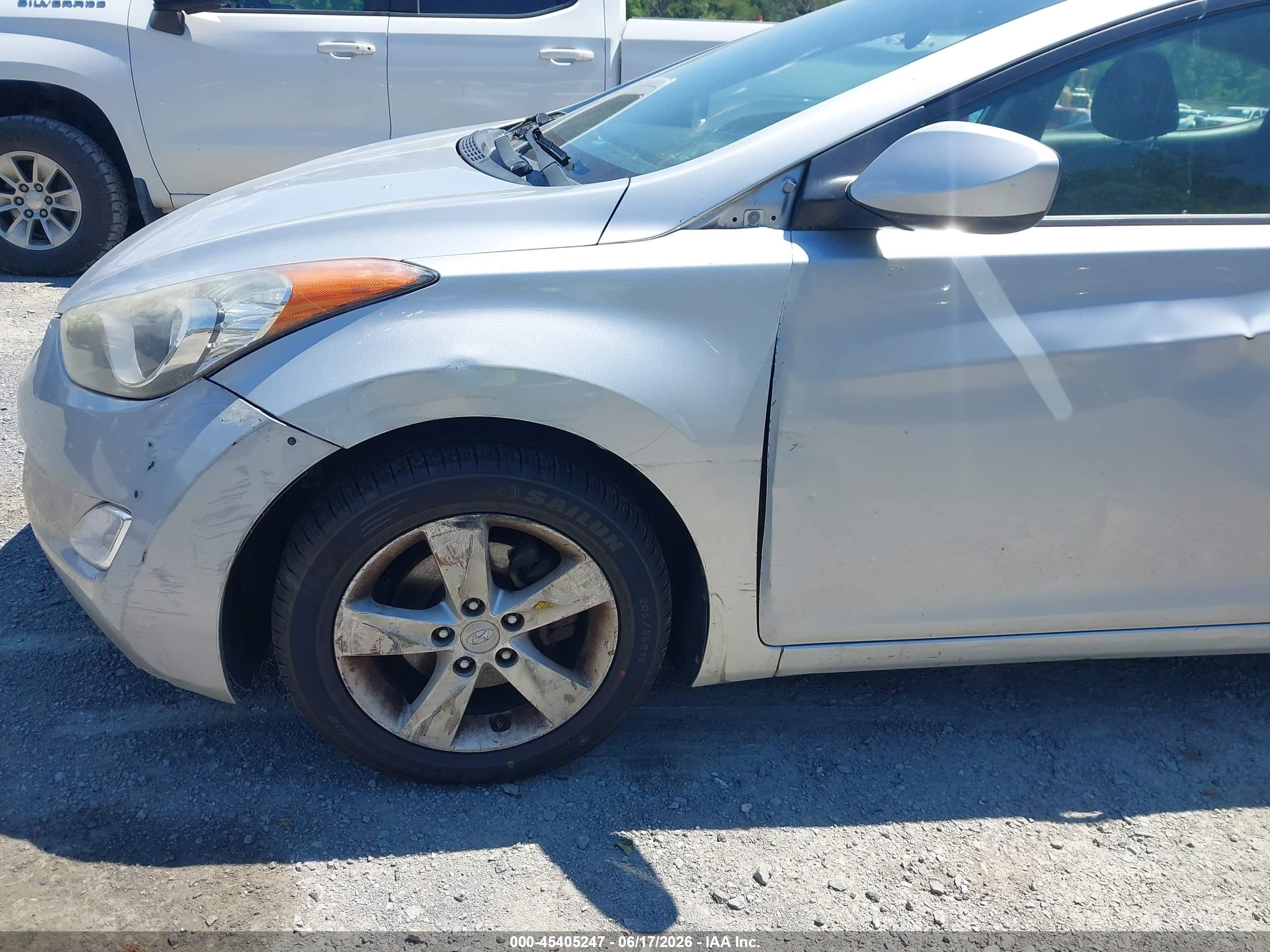 2012 Hyundai Elantra Gls Silver vin: 5NPDH4AE0CH064655