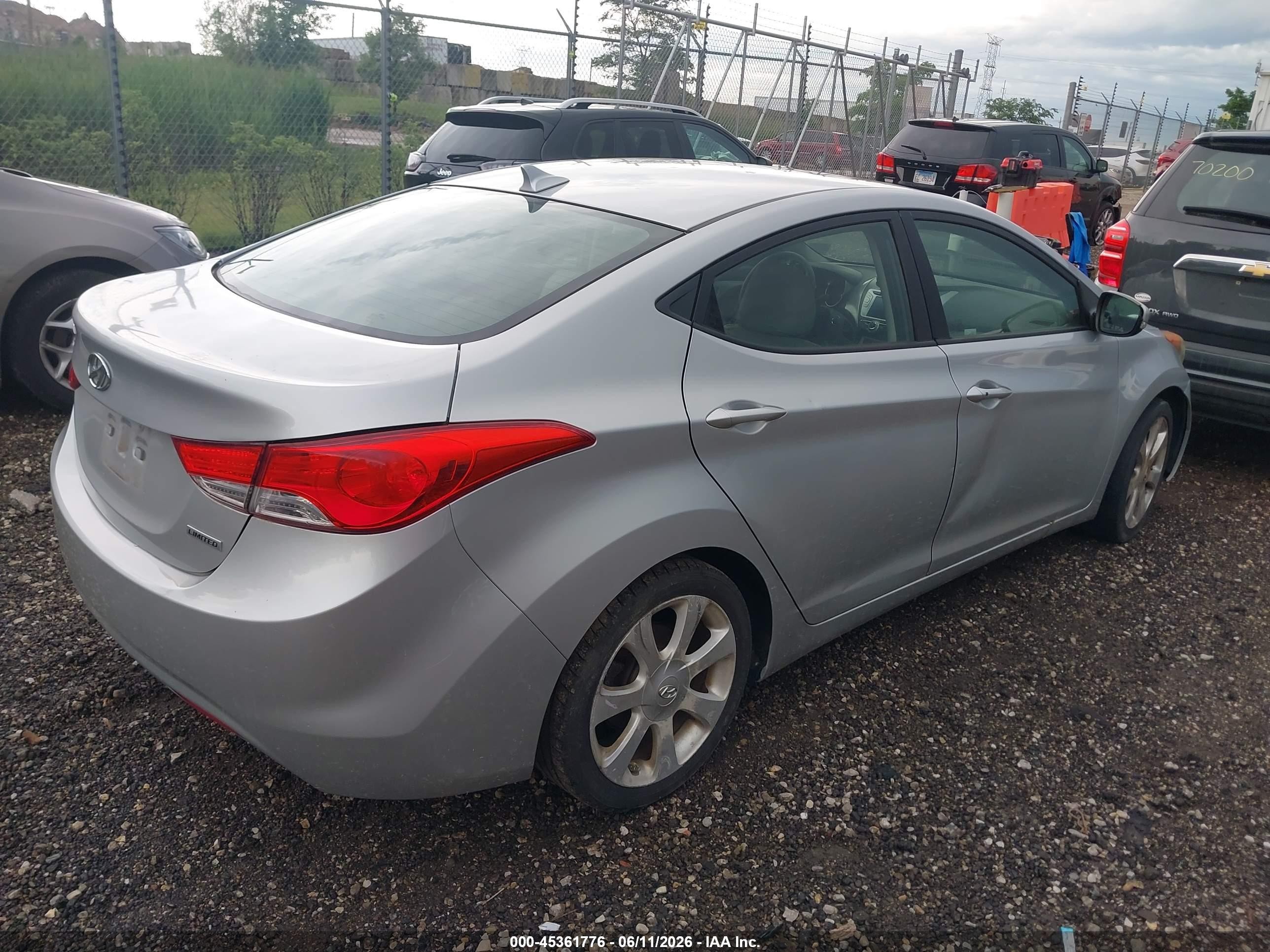 2012 Hyundai Elantra Limited Silver vin: 5NPDH4AE0CH092987