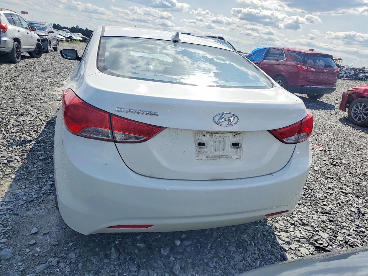 2012 Hyundai Elantra Gls White vin: 5NPDH4AE0CH094125