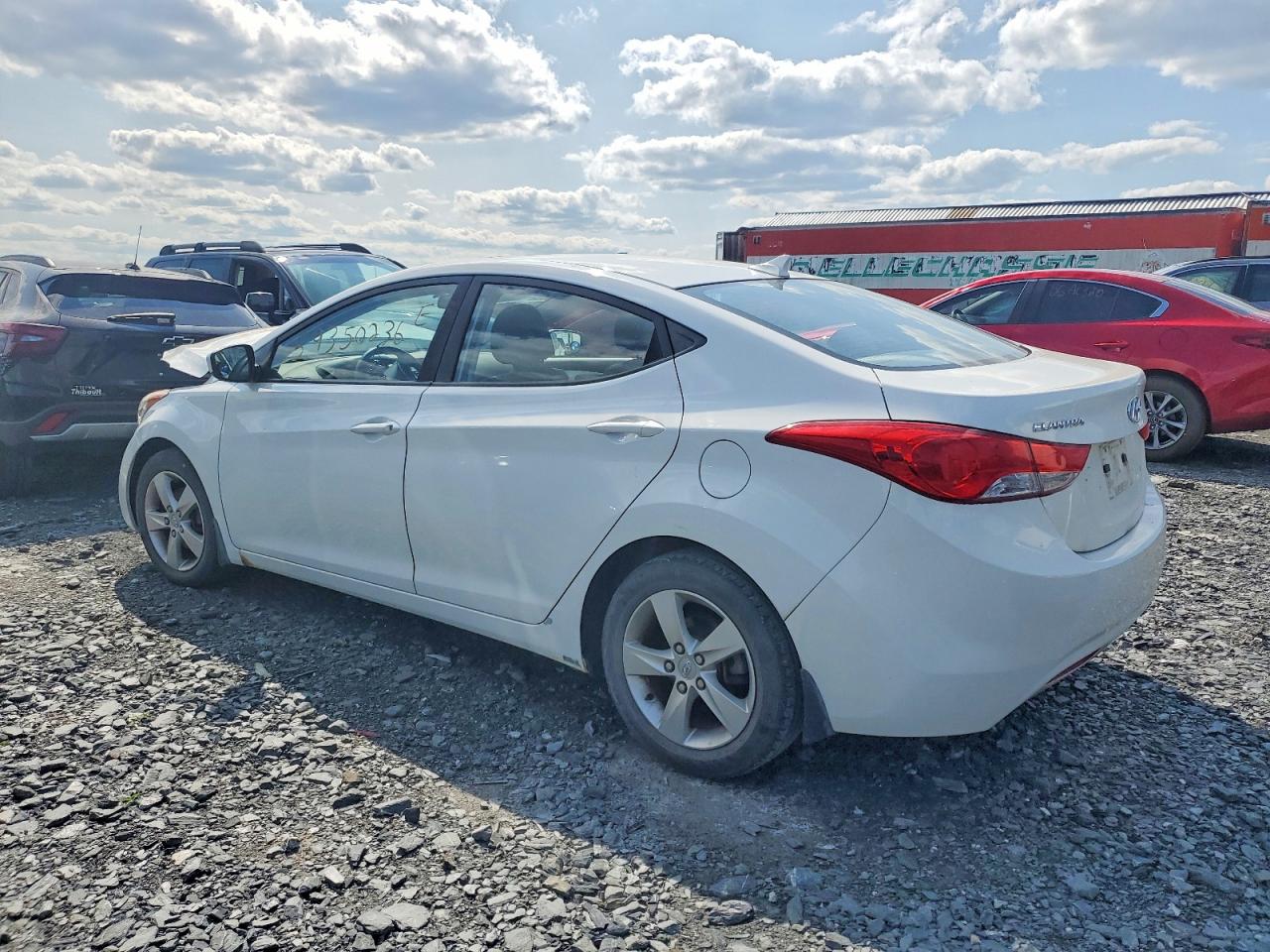 2012 Hyundai Elantra Gls White vin: 5NPDH4AE0CH094125