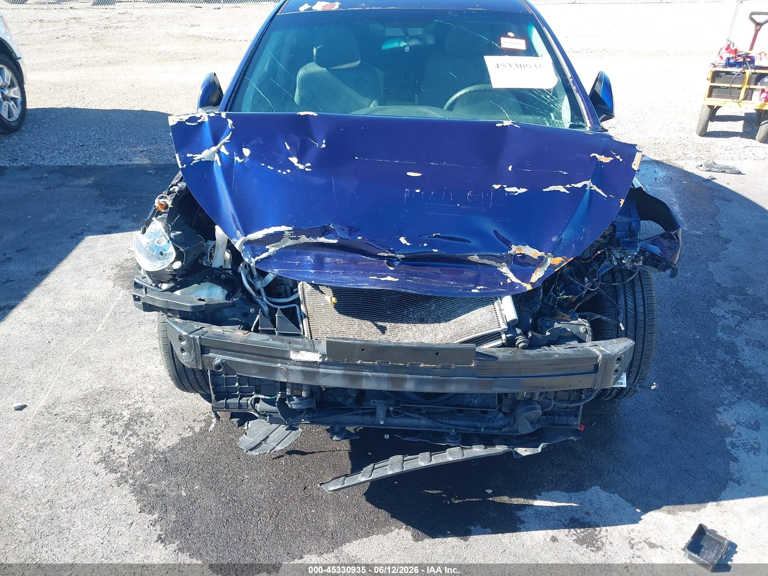 2012 Hyundai Elantra Gls Blue vin: 5NPDH4AE0CH106046