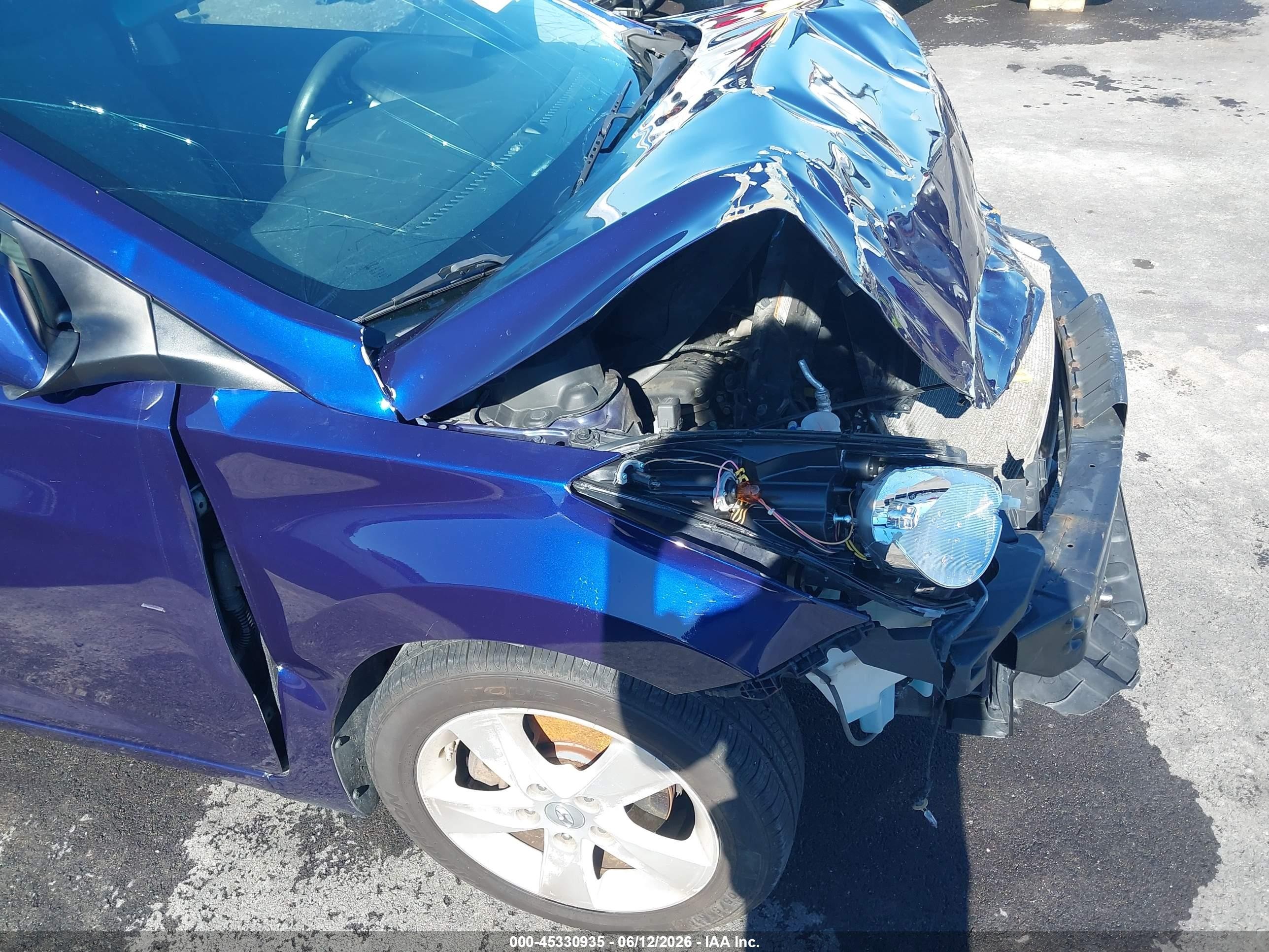 2012 Hyundai Elantra Gls Blue vin: 5NPDH4AE0CH106046