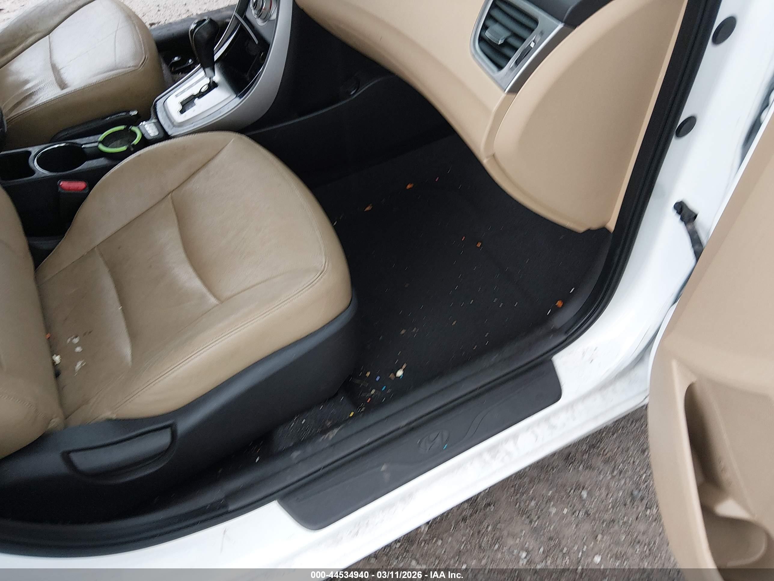 2012 Hyundai Elantra Limited White vin: 5NPDH4AE0CH107536