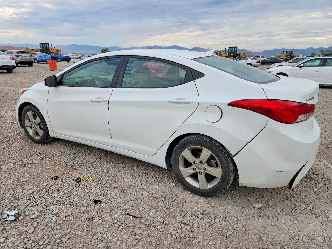 2012 Hyundai Elantra Gls White vin: 5NPDH4AE0CH107732