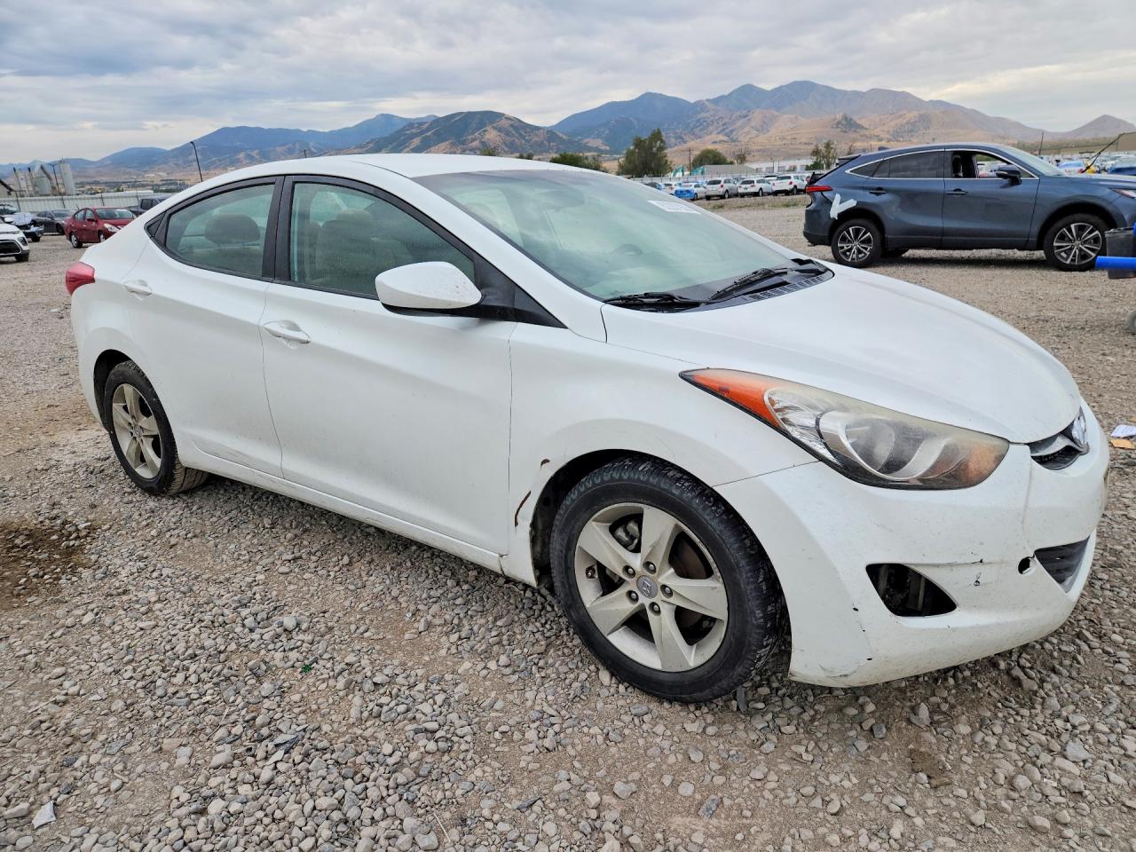 2012 Hyundai Elantra Gls White vin: 5NPDH4AE0CH107732