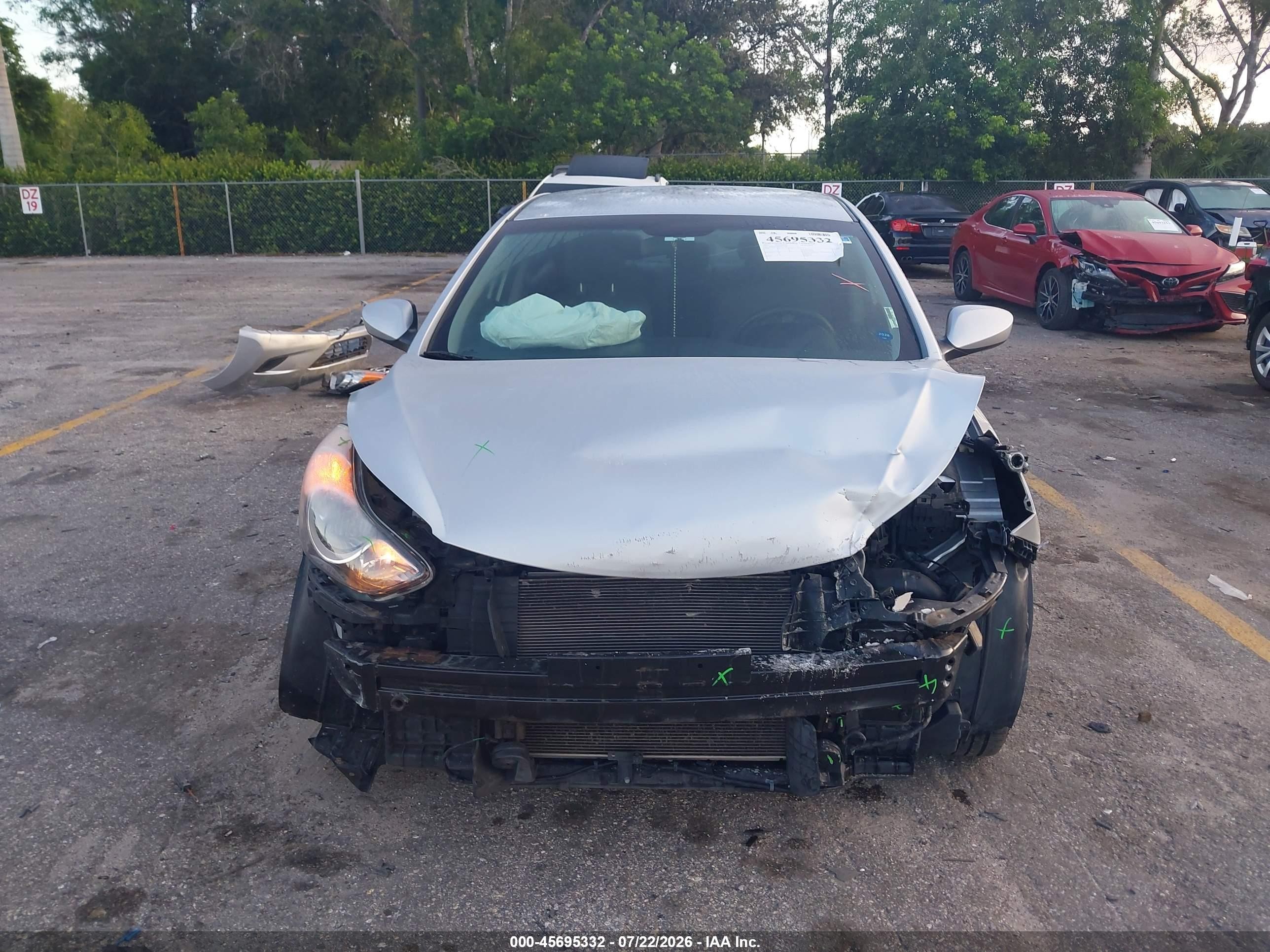 2012 Hyundai Elantra Gls Silver vin: 5NPDH4AE0CH111005