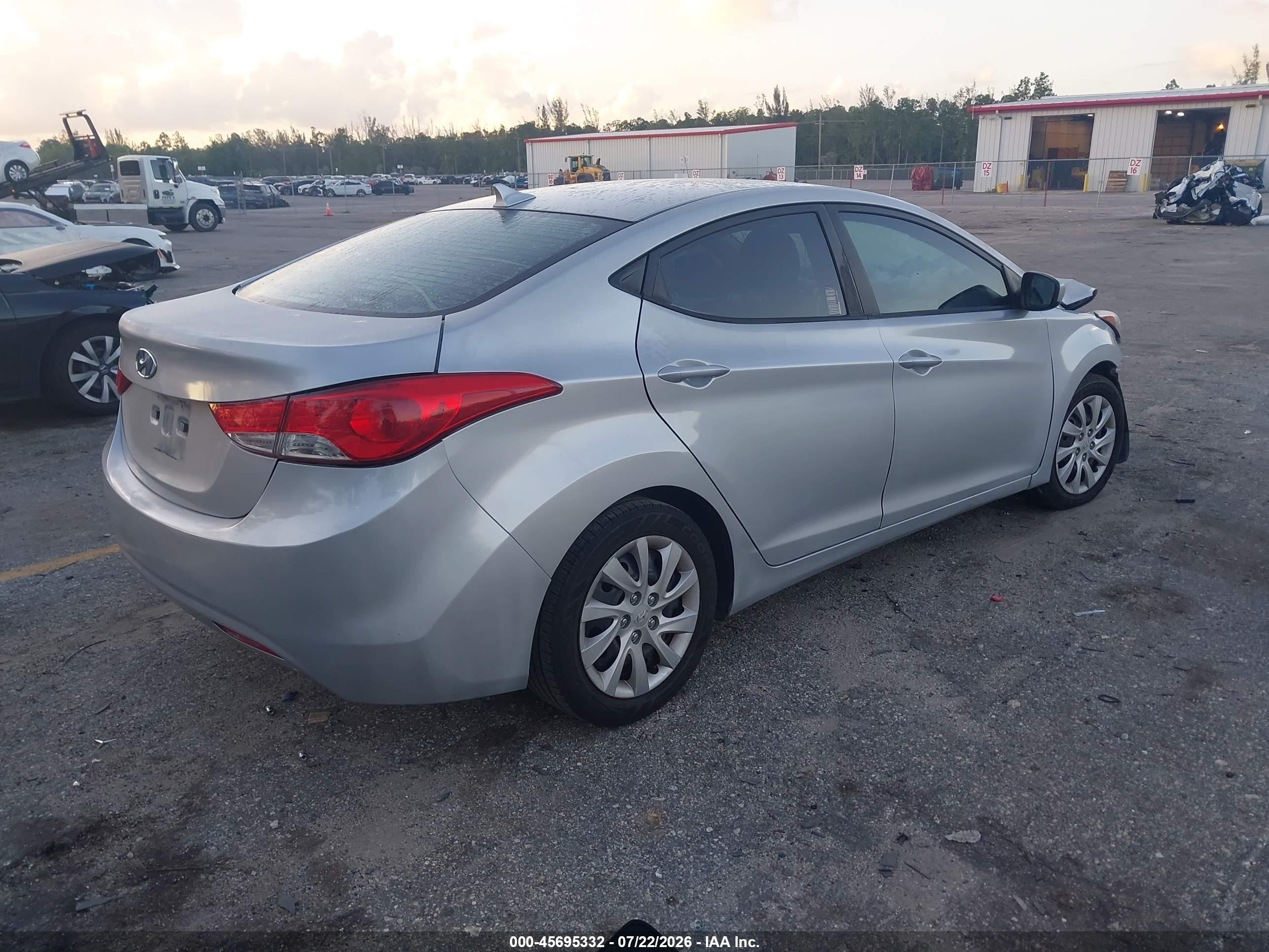 2012 Hyundai Elantra Gls Silver vin: 5NPDH4AE0CH111005