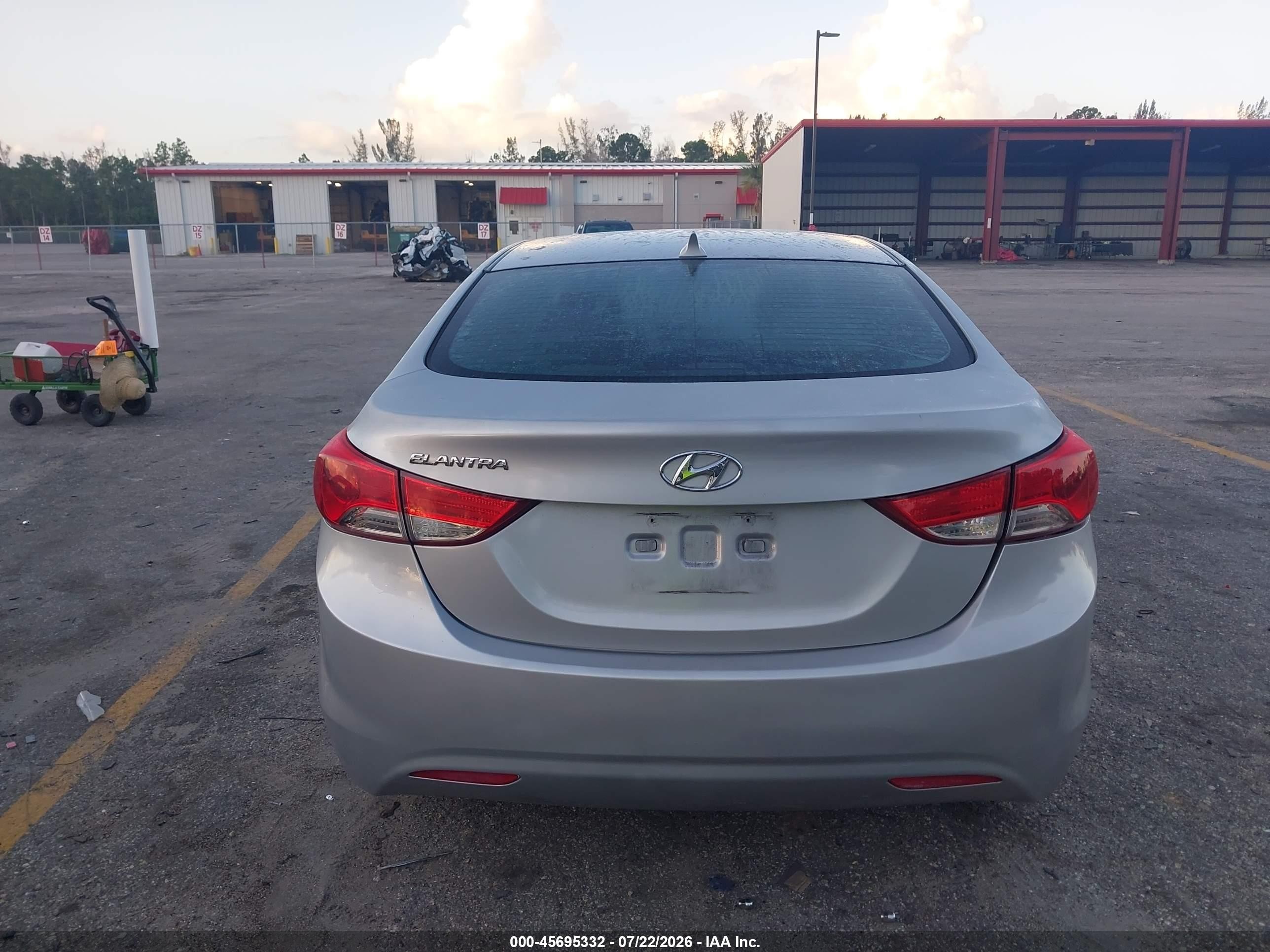 2012 Hyundai Elantra Gls Silver vin: 5NPDH4AE0CH111005