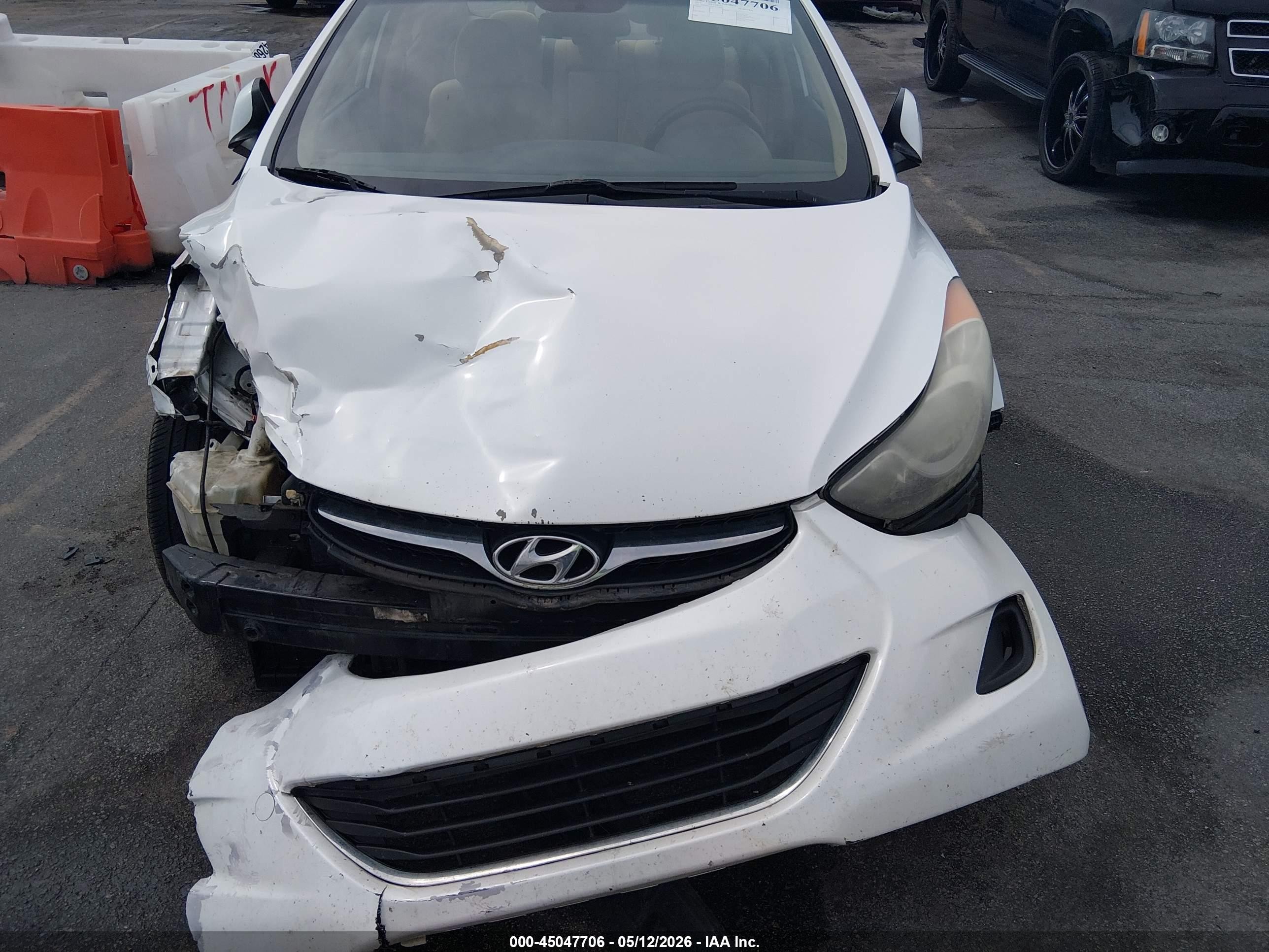 2012 Hyundai Elantra Gls White vin: 5NPDH4AE0CH134090