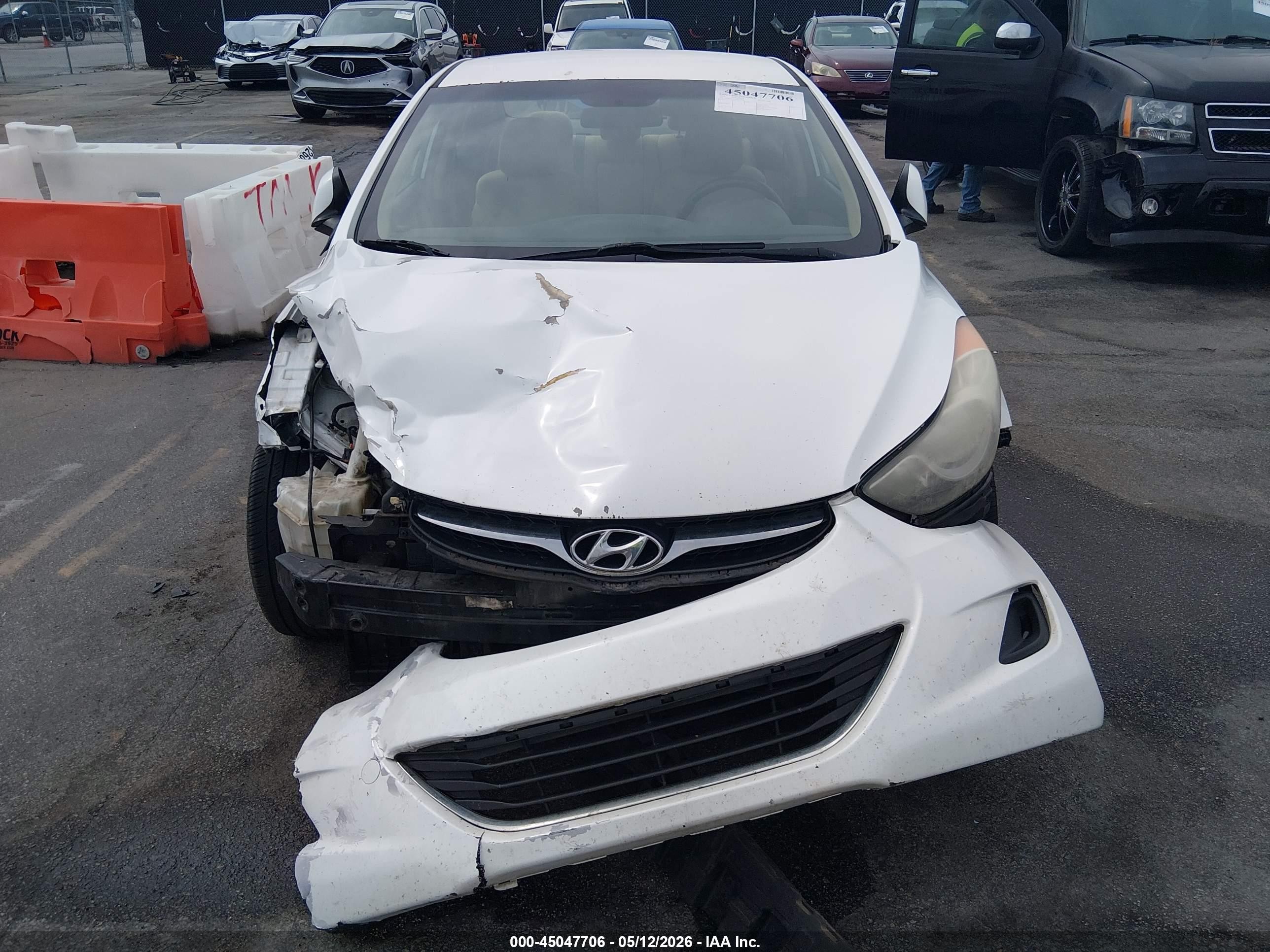 2012 Hyundai Elantra Gls White vin: 5NPDH4AE0CH134090