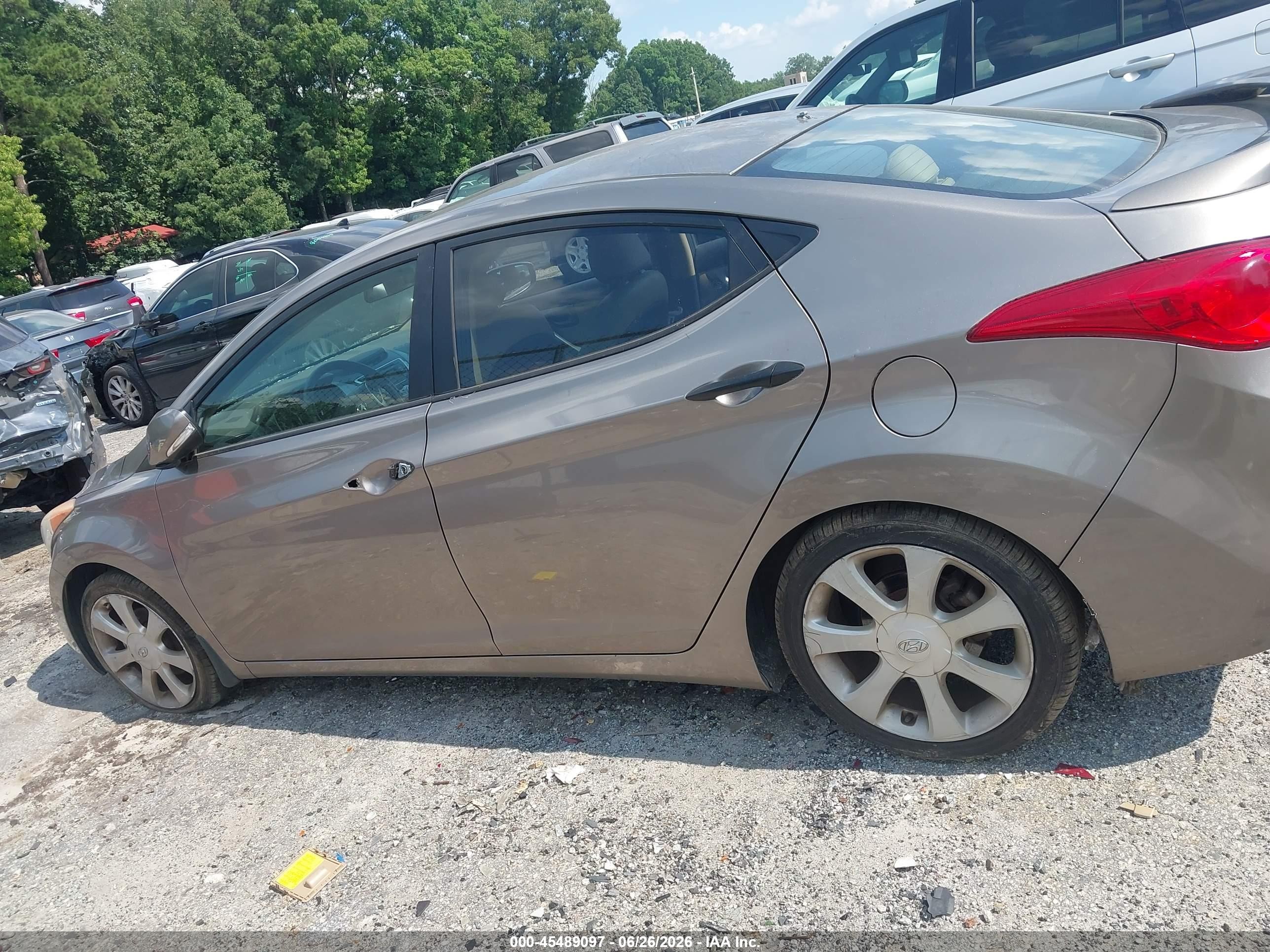 2013 Hyundai Elantra Limited Tan vin: 5NPDH4AE0DH152221