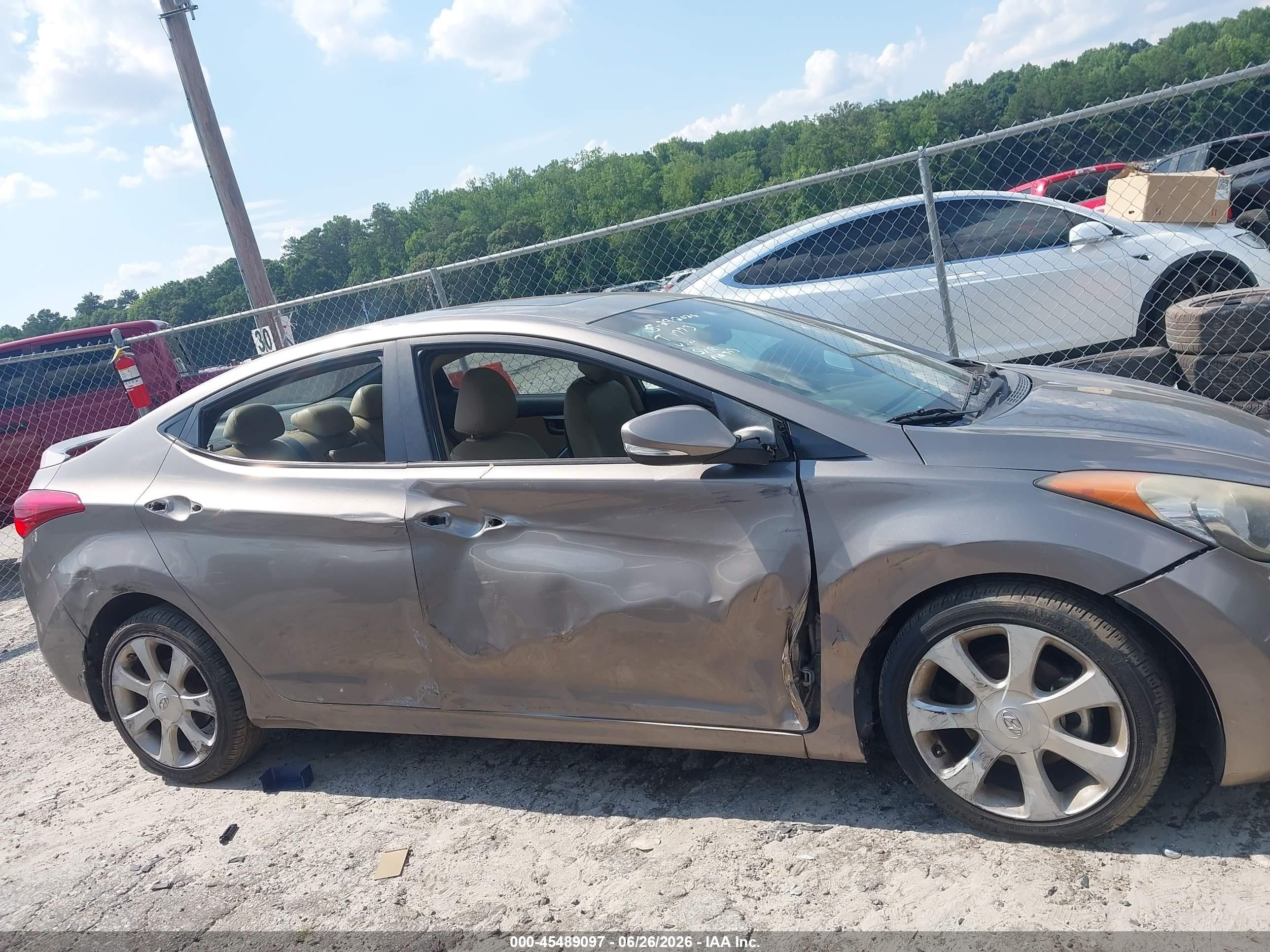 2013 Hyundai Elantra Limited Tan vin: 5NPDH4AE0DH152221