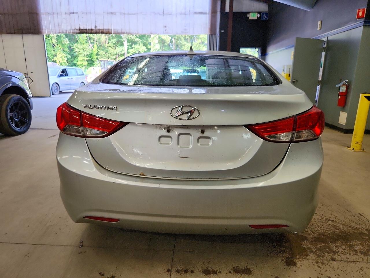 2013 Hyundai Elantra Gls Серебряный vin: 5NPDH4AE0DH173831