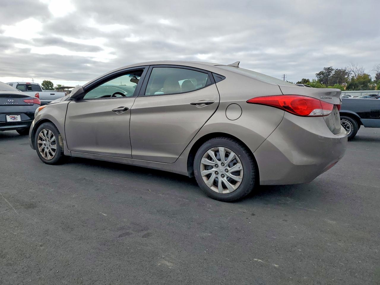 2013 Hyundai Elantra Gls Beige vin: 5NPDH4AE0DH186045