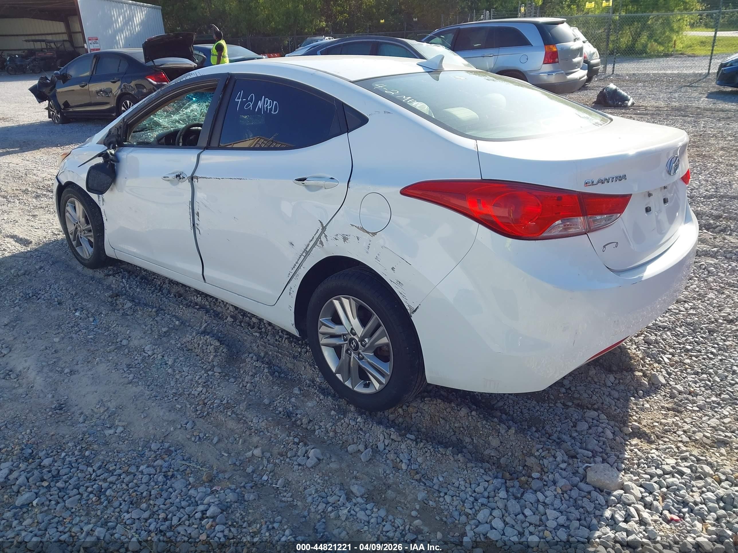 2013 Hyundai Elantra Gls/limited White vin: 5NPDH4AE0DH194405