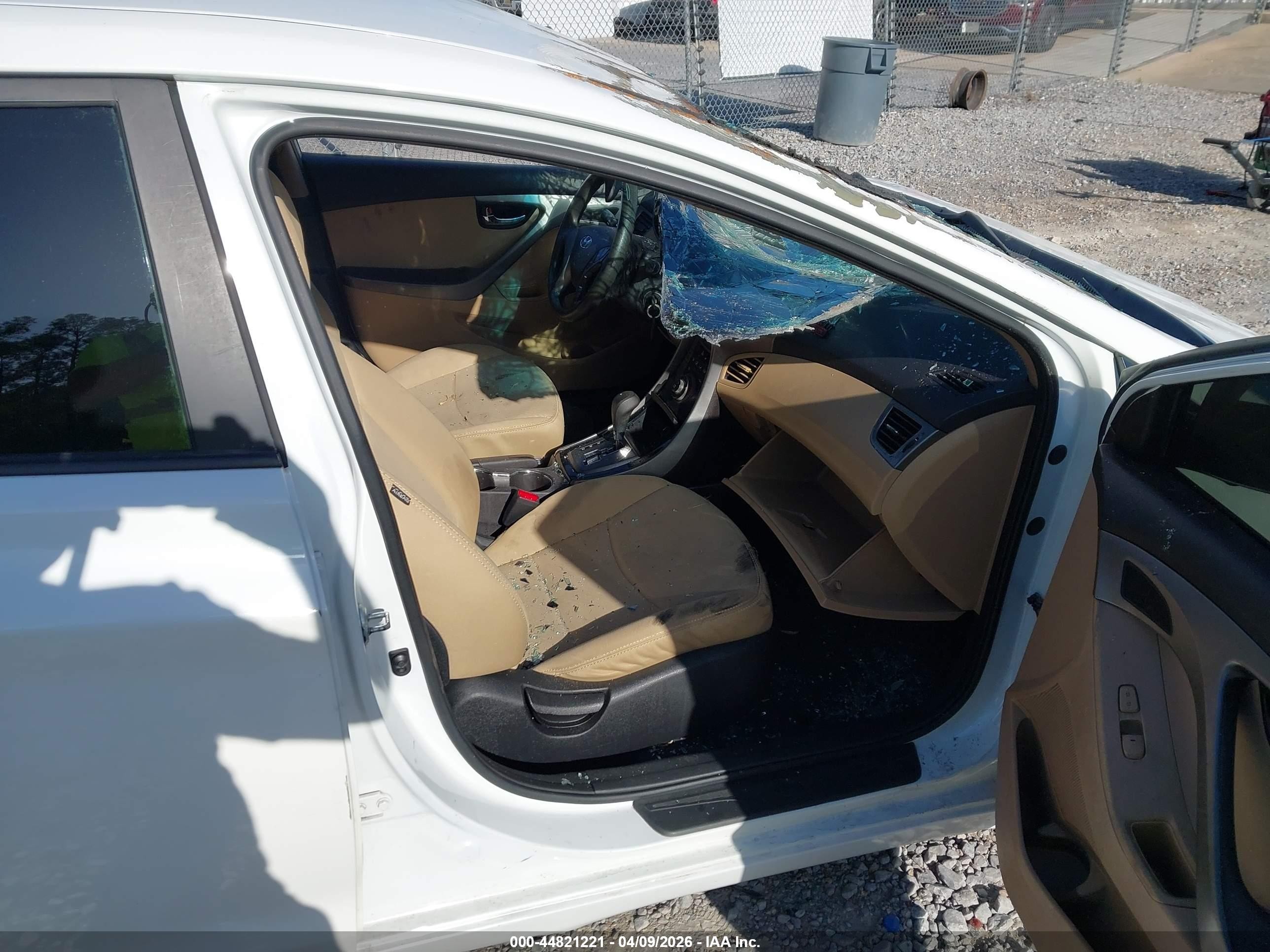 2013 Hyundai Elantra Gls/limited White vin: 5NPDH4AE0DH194405