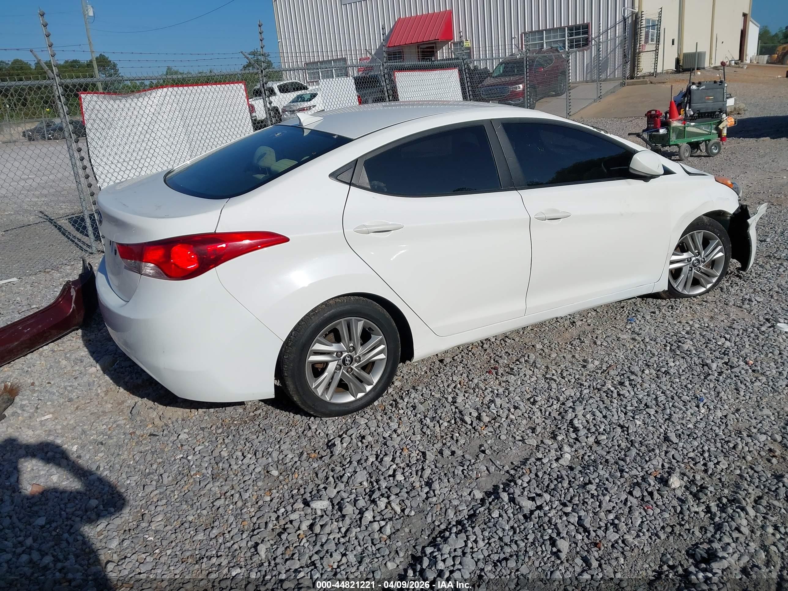 2013 Hyundai Elantra Gls/limited White vin: 5NPDH4AE0DH194405