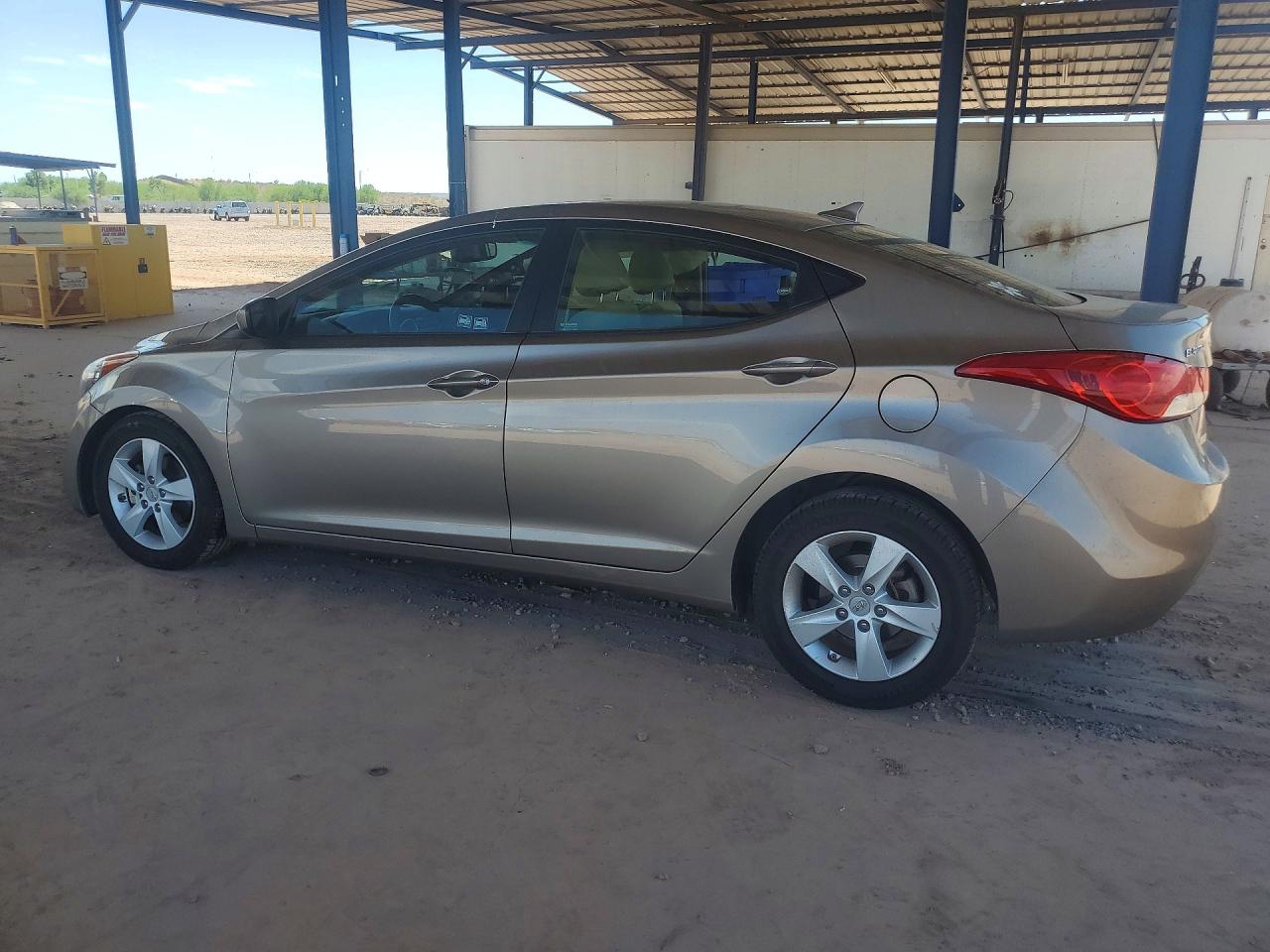 2013 Hyundai Elantra Gls Tan vin: 5NPDH4AE0DH237219