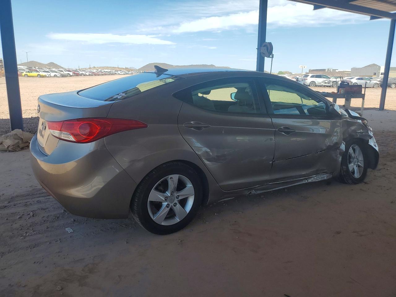 2013 Hyundai Elantra Gls Tan vin: 5NPDH4AE0DH237219