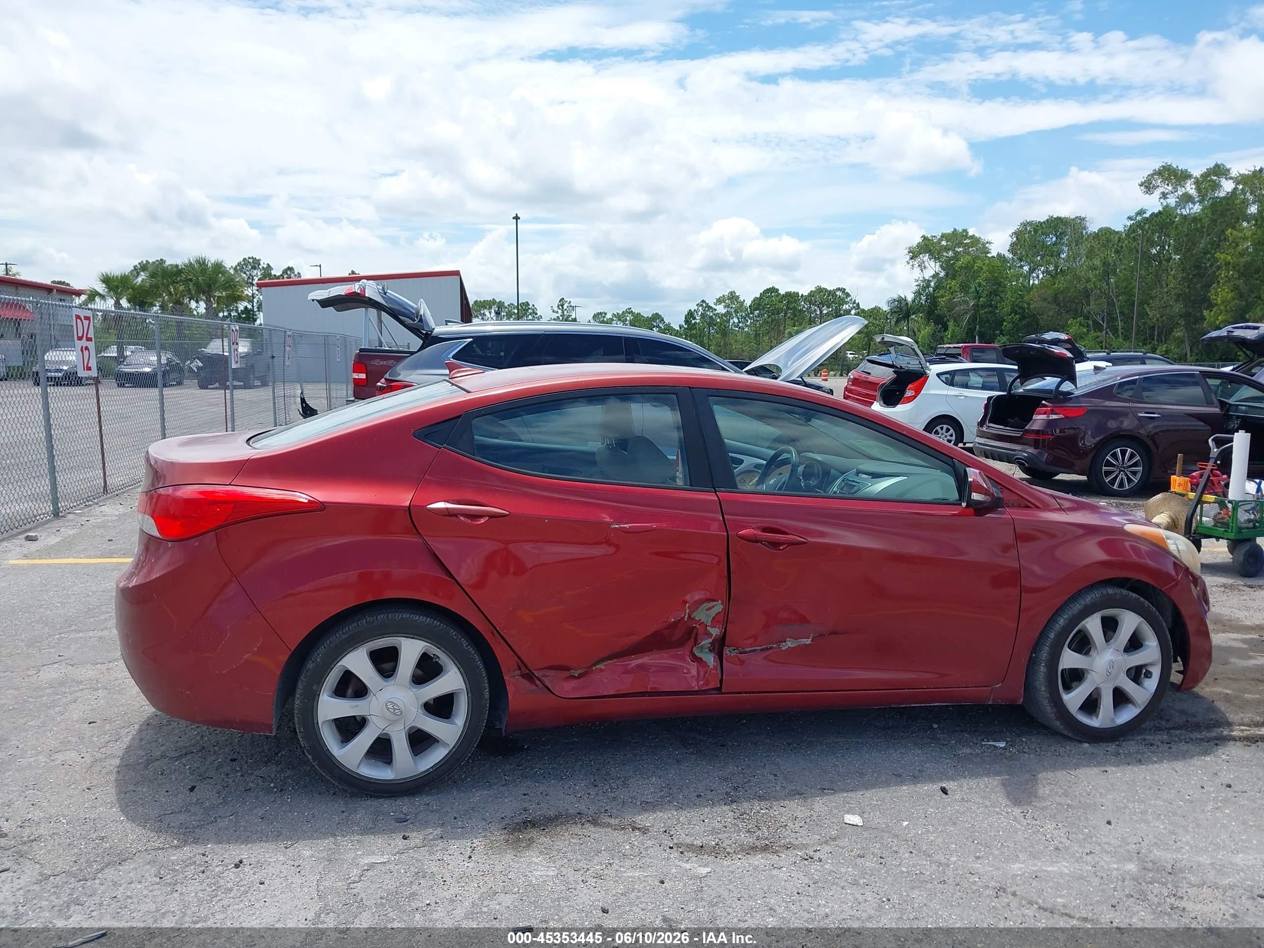 2013 Hyundai Elantra Limited Red vin: 5NPDH4AE0DH242405