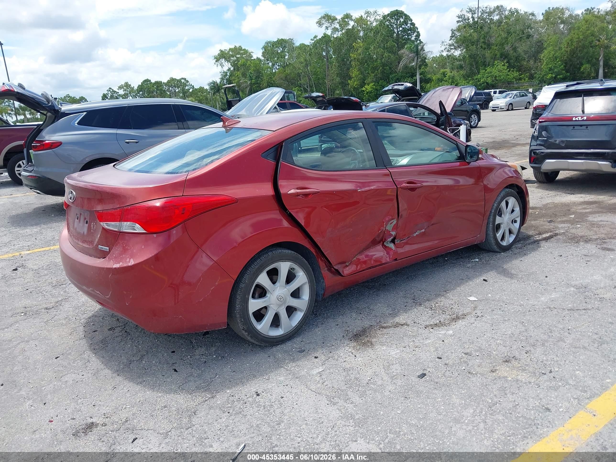 2013 Hyundai Elantra Limited Red vin: 5NPDH4AE0DH242405