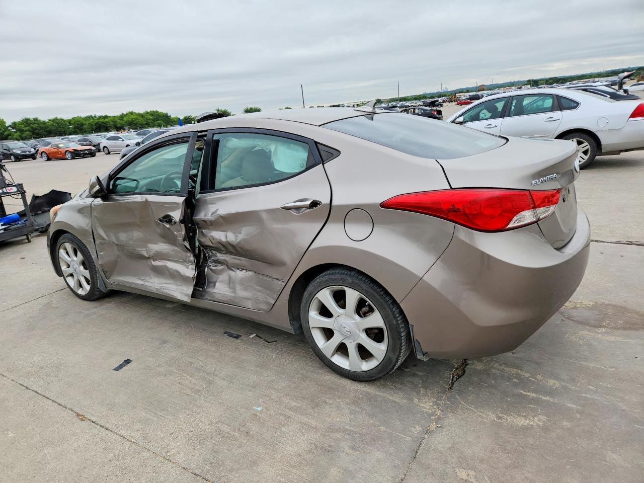 2013 Hyundai Elantra Limited Tan vin: 5NPDH4AE0DH244719