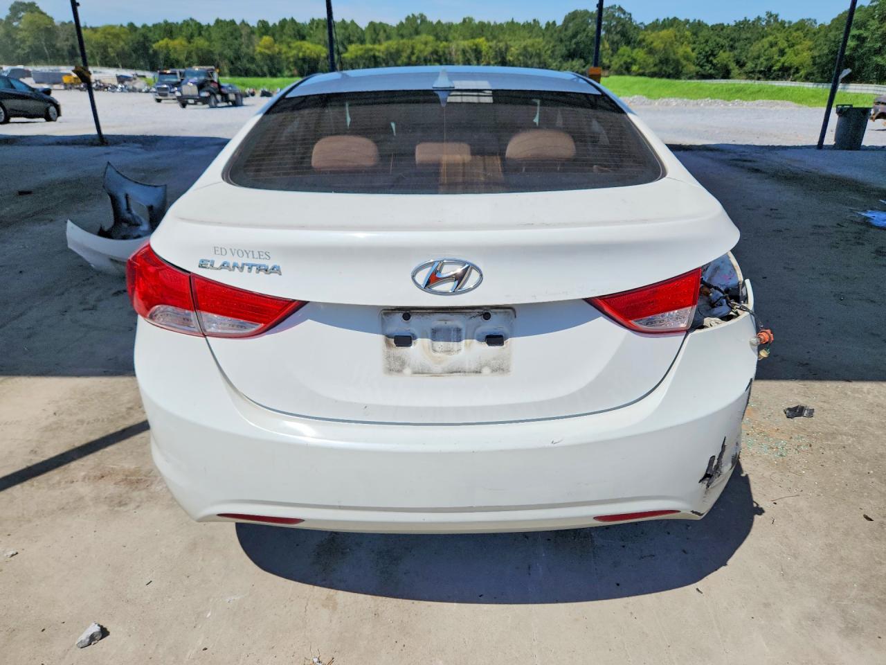 2013 Hyundai Elantra Gls White vin: 5NPDH4AE0DH264727