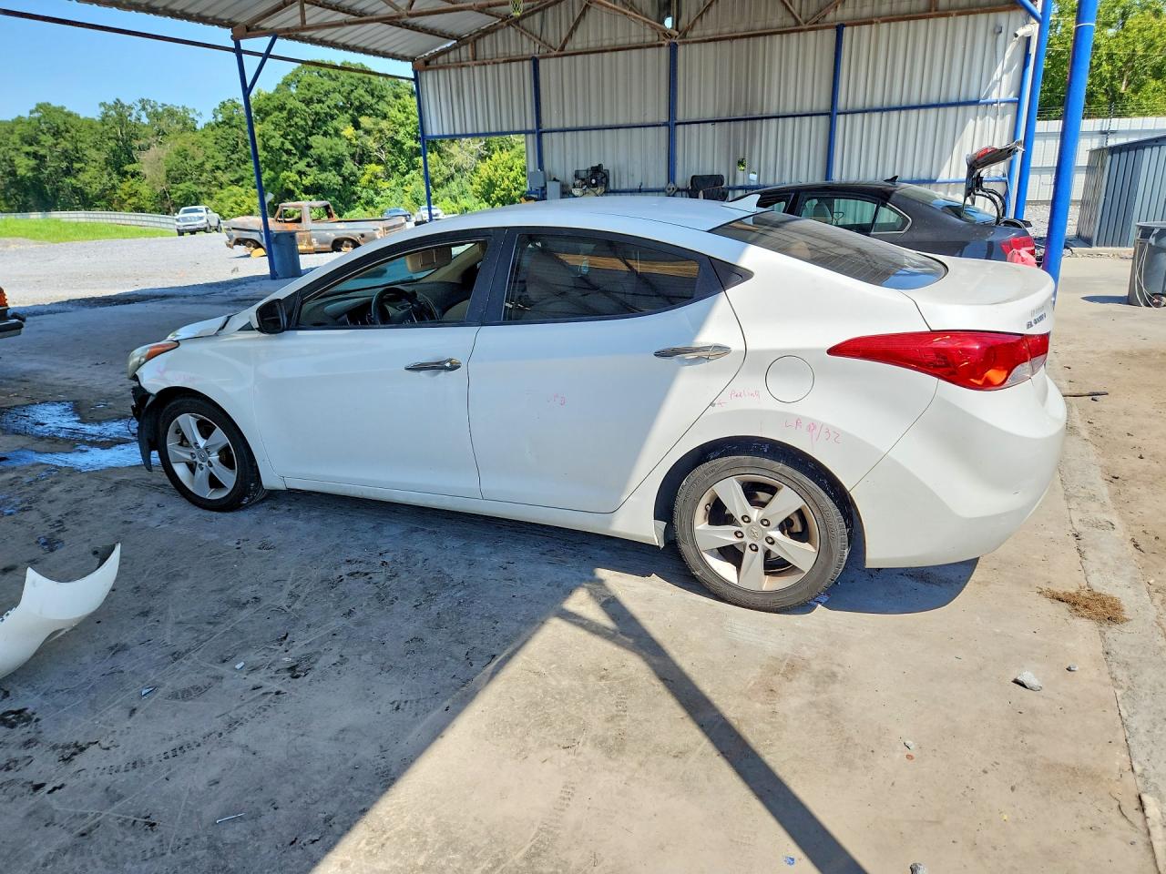 2013 Hyundai Elantra Gls White vin: 5NPDH4AE0DH264727
