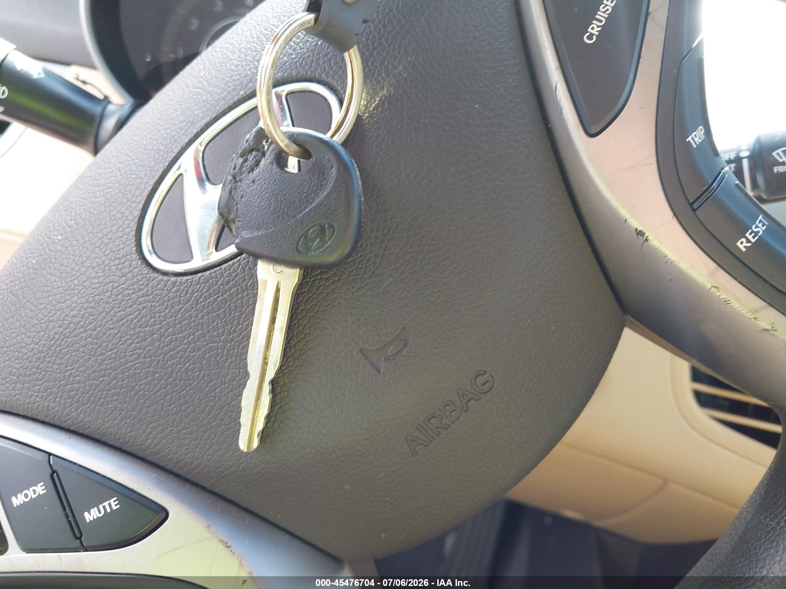 2013 Hyundai Elantra Gls Beige vin: 5NPDH4AE0DH267613