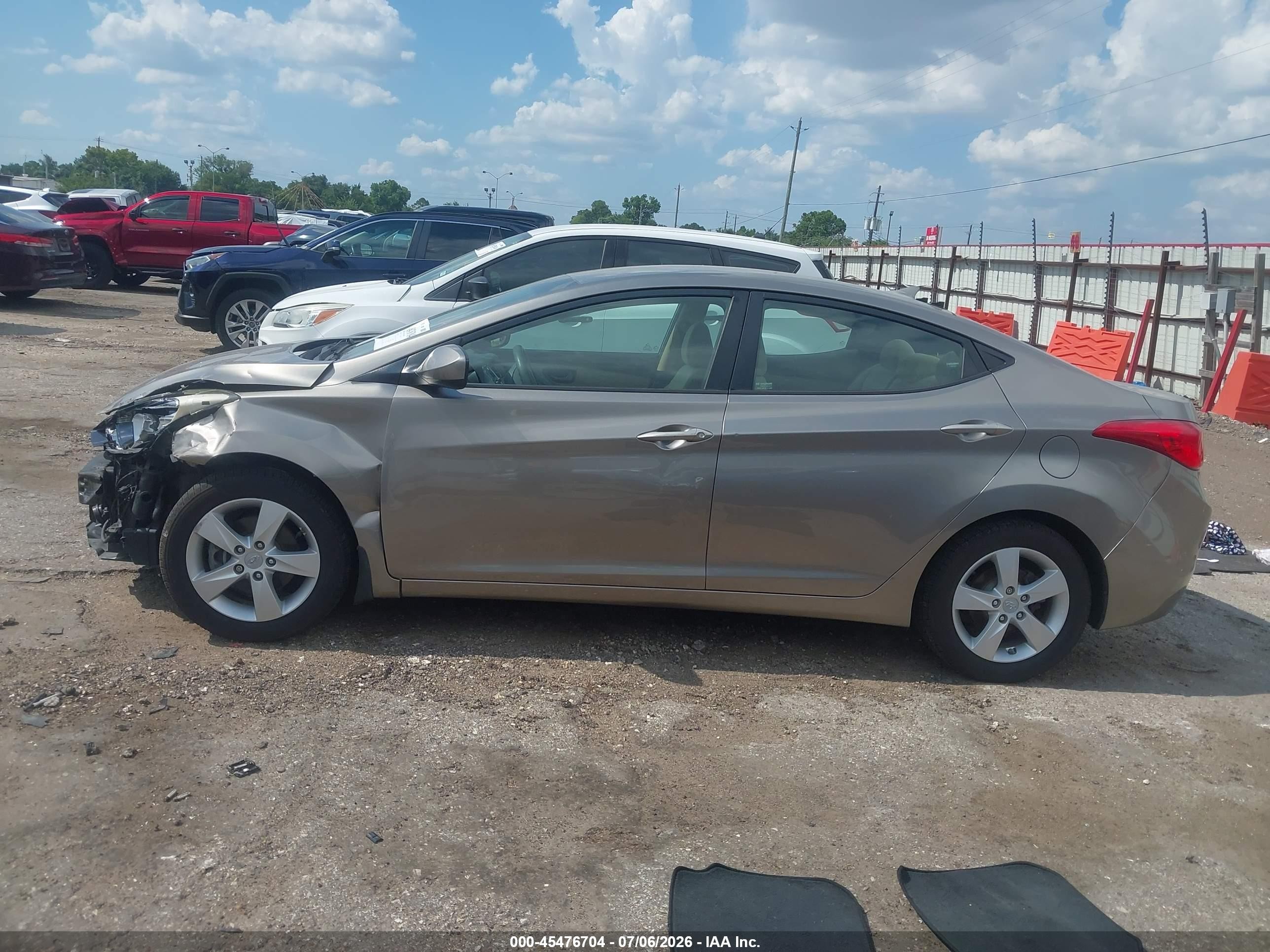 2013 Hyundai Elantra Gls Beige vin: 5NPDH4AE0DH267613