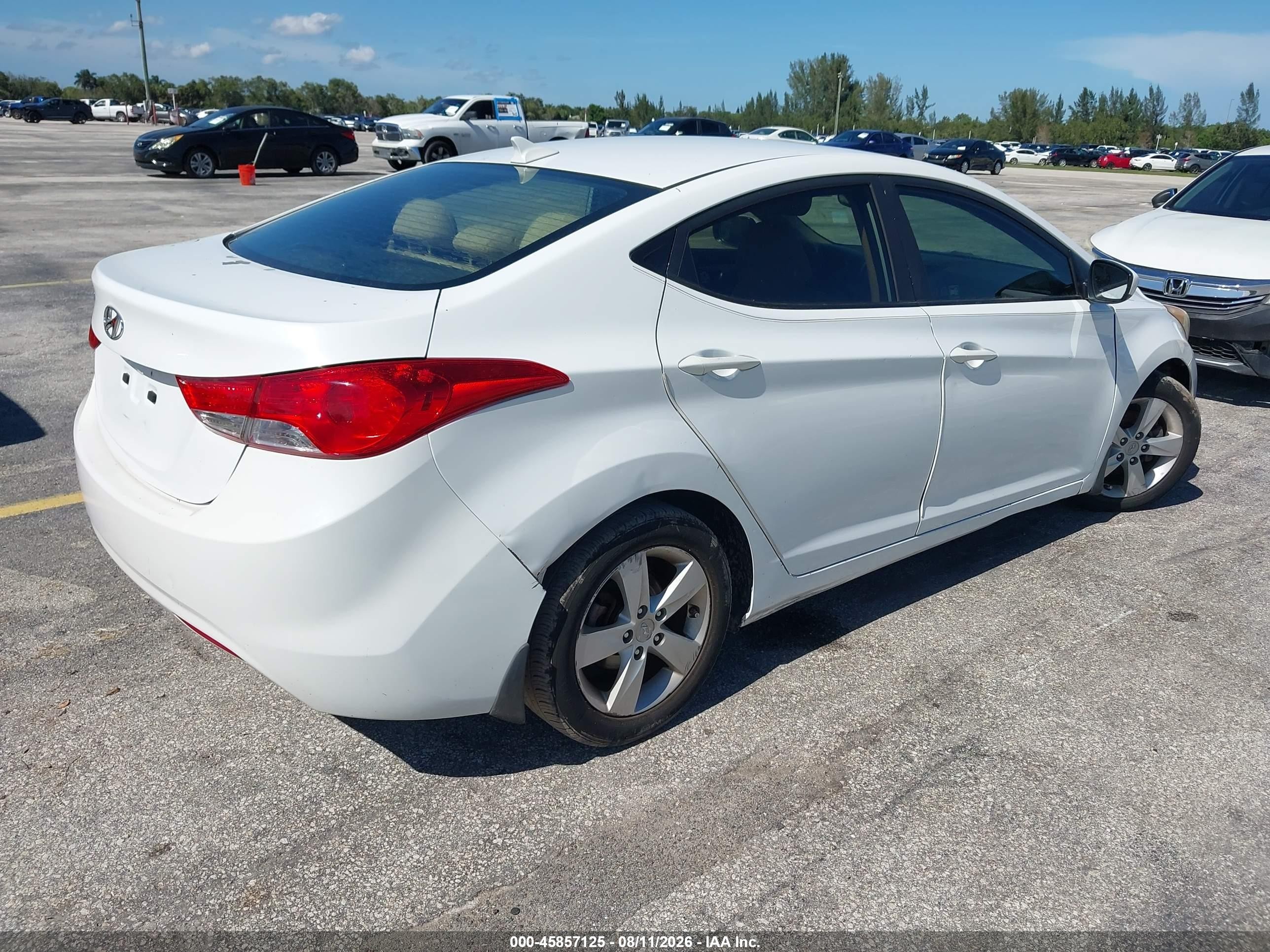 2013 Hyundai Elantra Gls White vin: 5NPDH4AE0DH281477