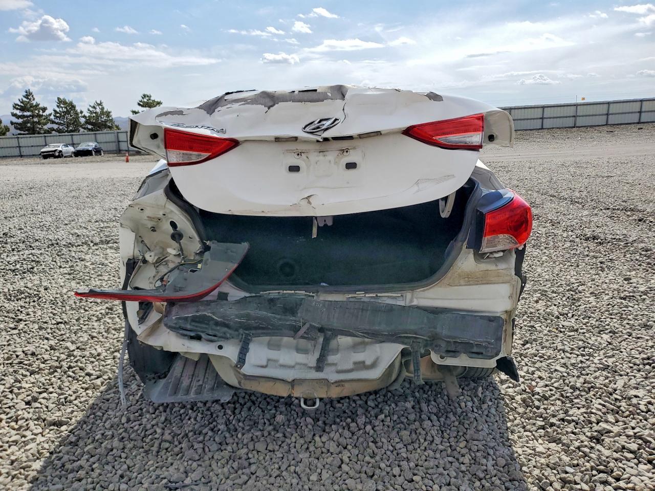 2013 Hyundai Elantra Gls White vin: 5NPDH4AE0DH288672