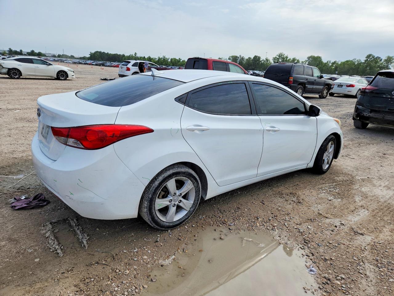 2013 Hyundai Elantra Gls White vin: 5NPDH4AE0DH295783