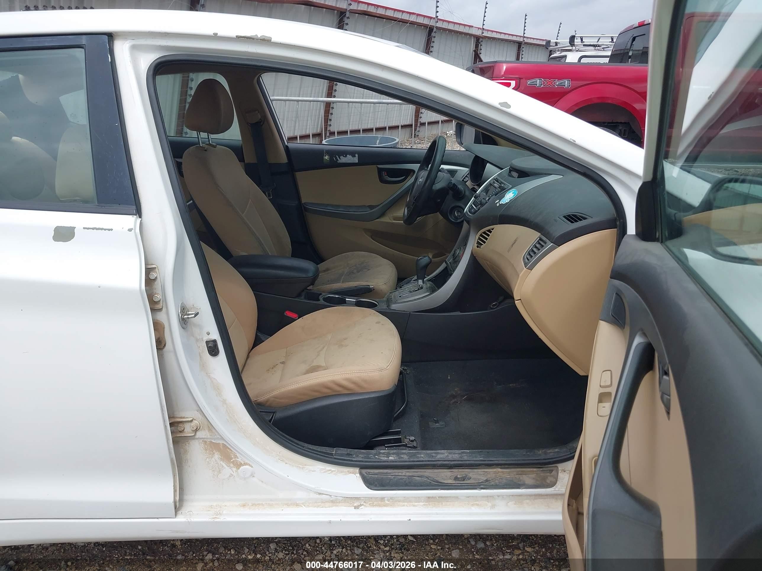 2013 Hyundai Elantra Gls White vin: 5NPDH4AE0DH371602