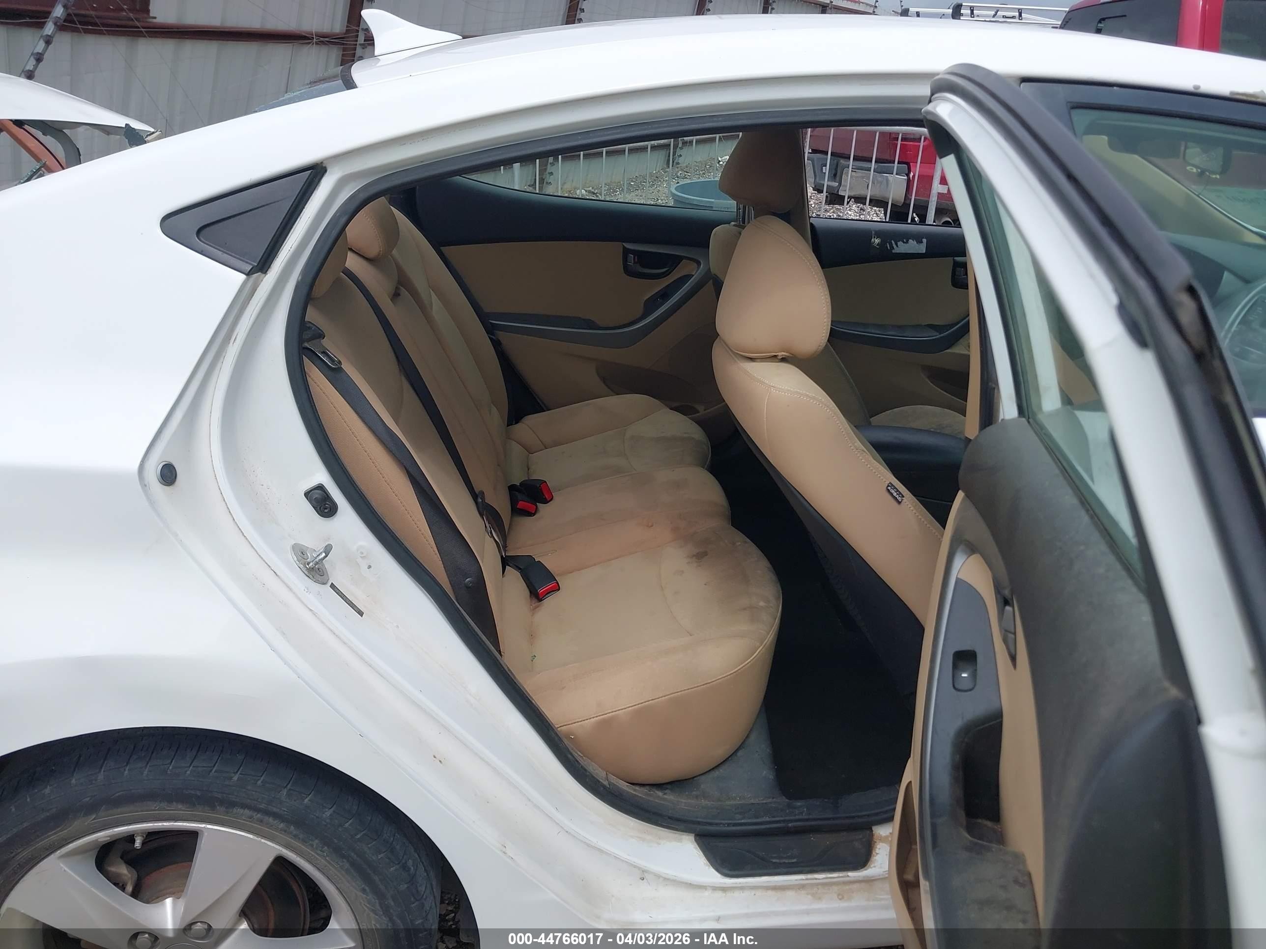 2013 Hyundai Elantra Gls White vin: 5NPDH4AE0DH371602