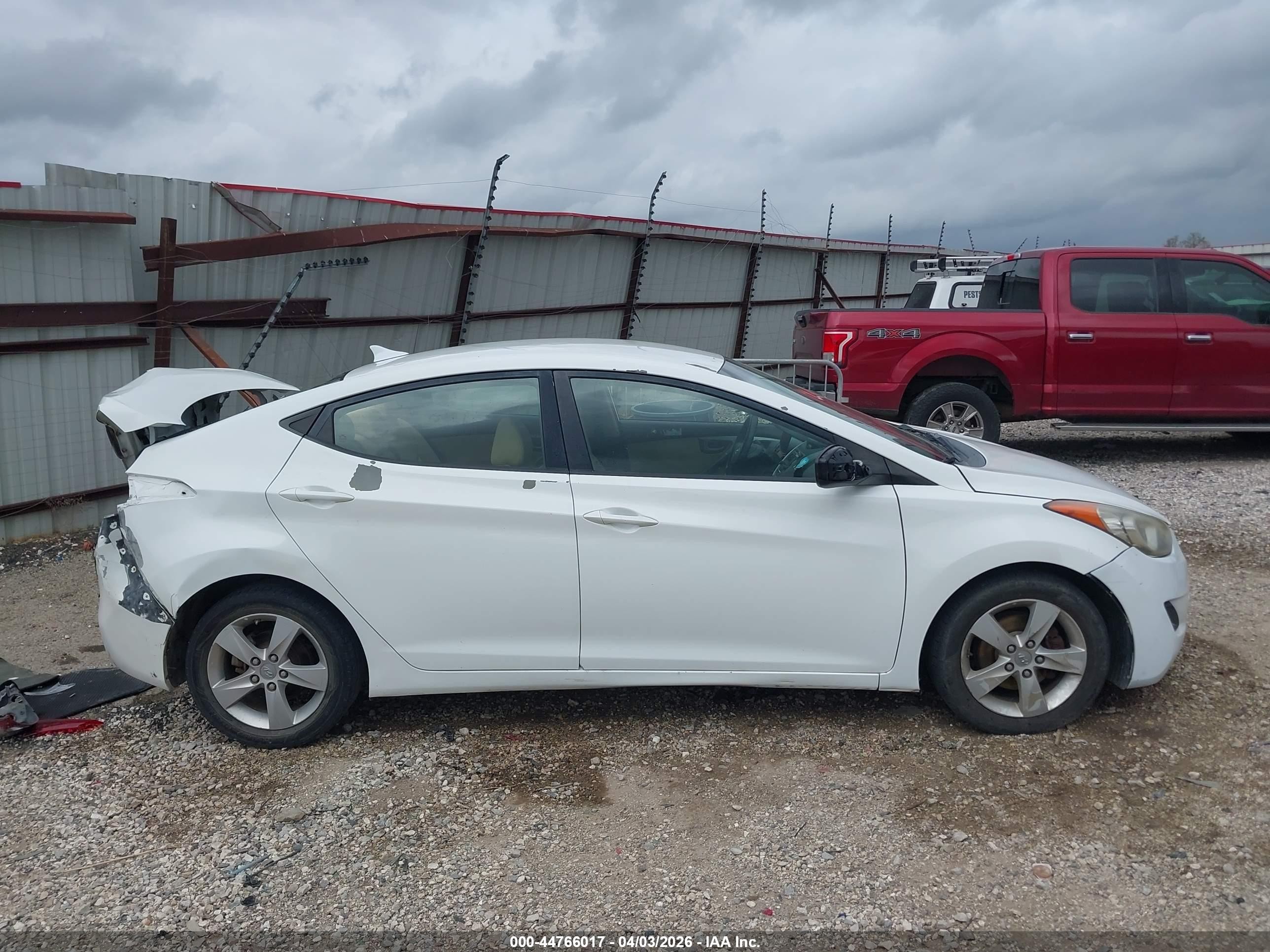 2013 Hyundai Elantra Gls White vin: 5NPDH4AE0DH371602